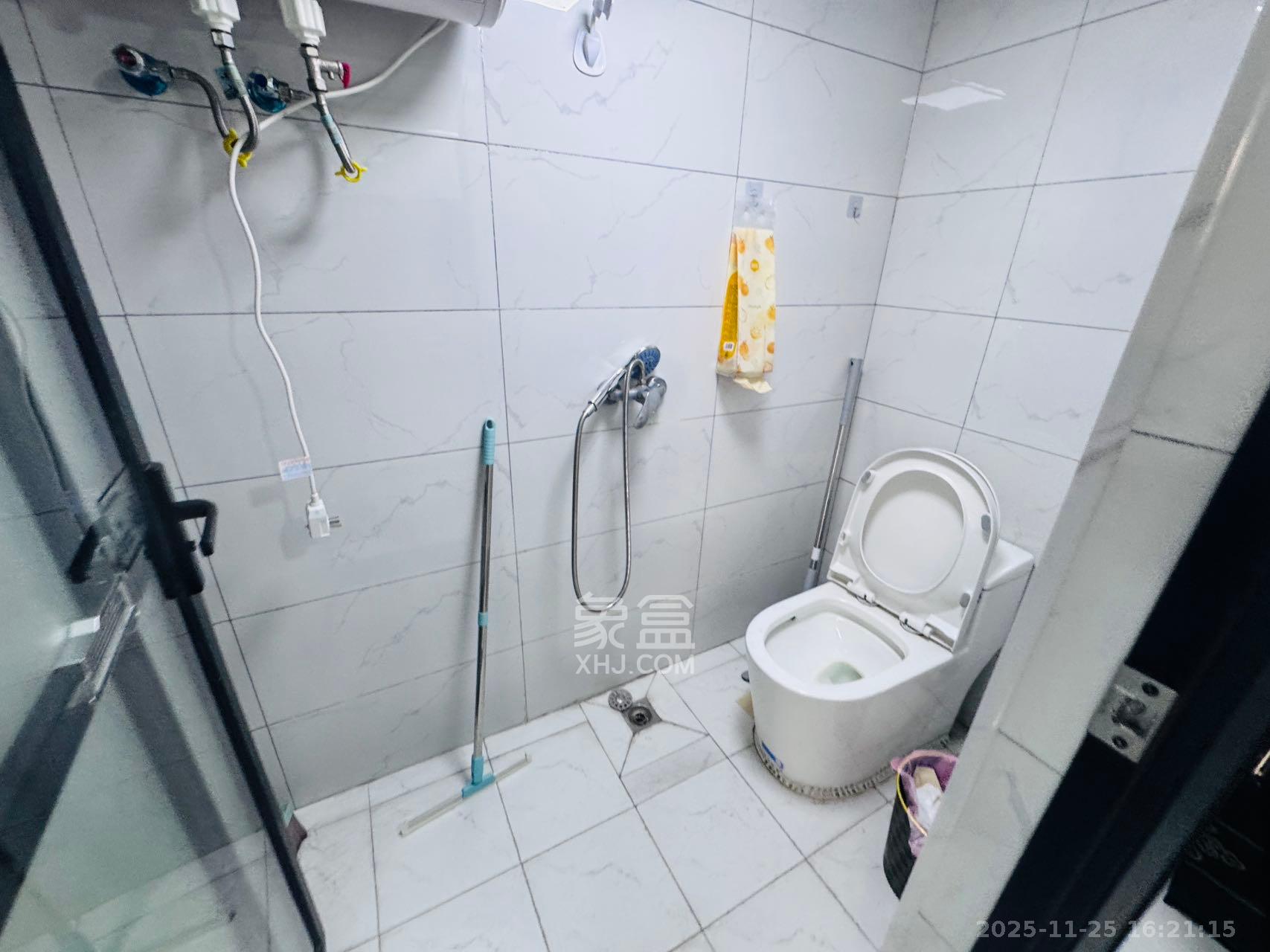 新长海D1站  1室1厅1卫    1300.0元/月室内图