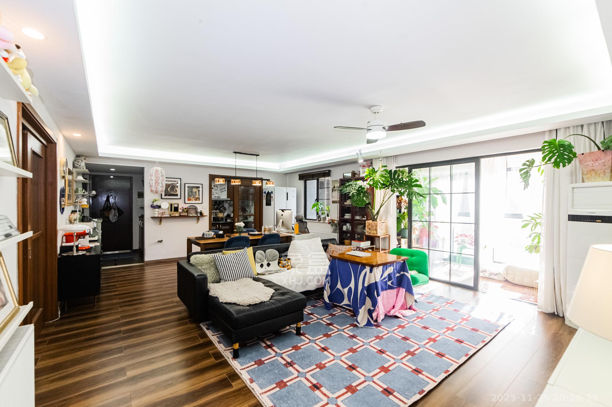 万科城  1室2厅1卫    139.0万客厅