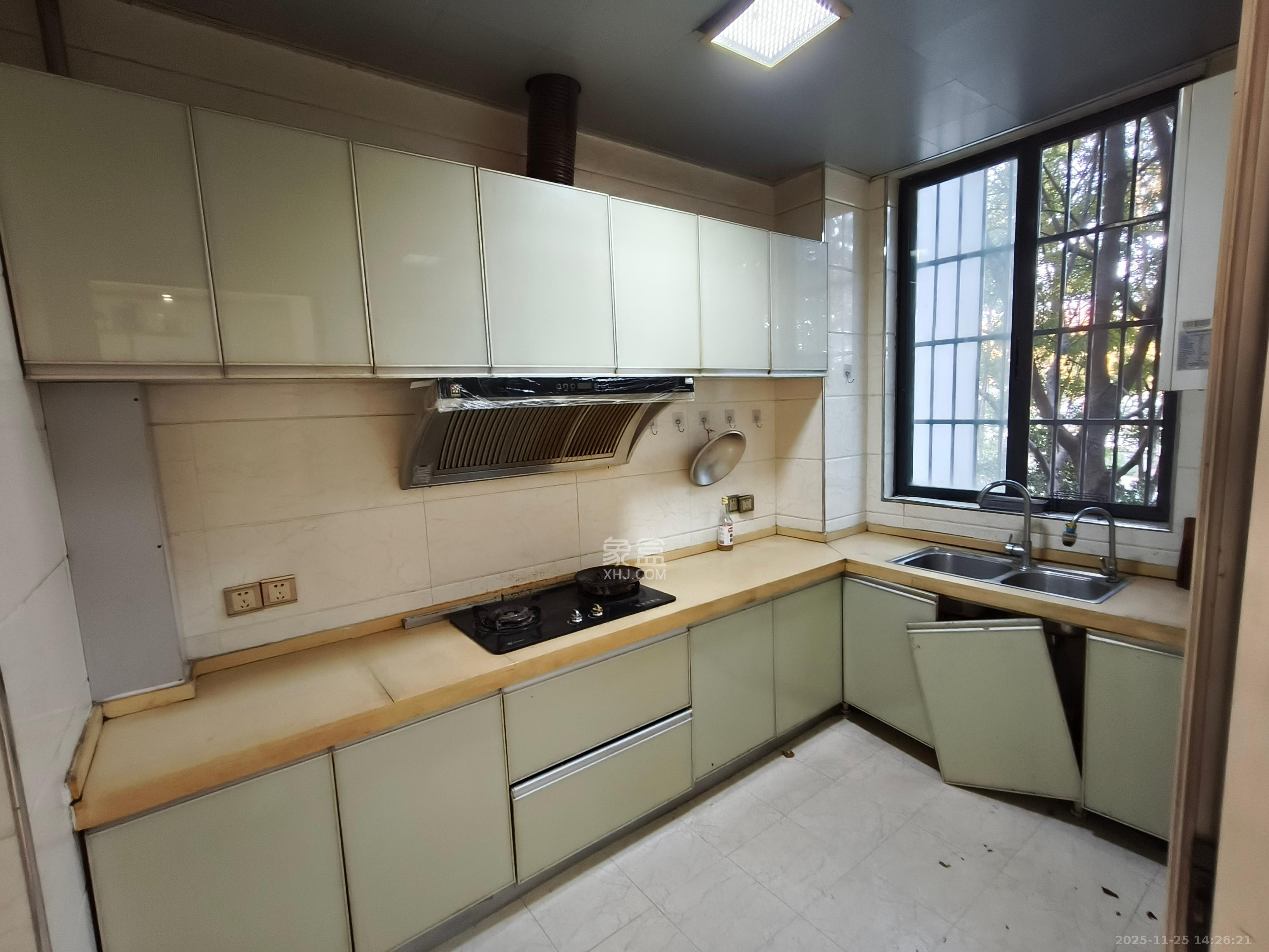 堤亚纳湾(深业沙河城) 4室2厅2卫 2800.0元/月 堤亚纳湾(深业沙河城) 4室2厅2卫 2800.0元/月室内图