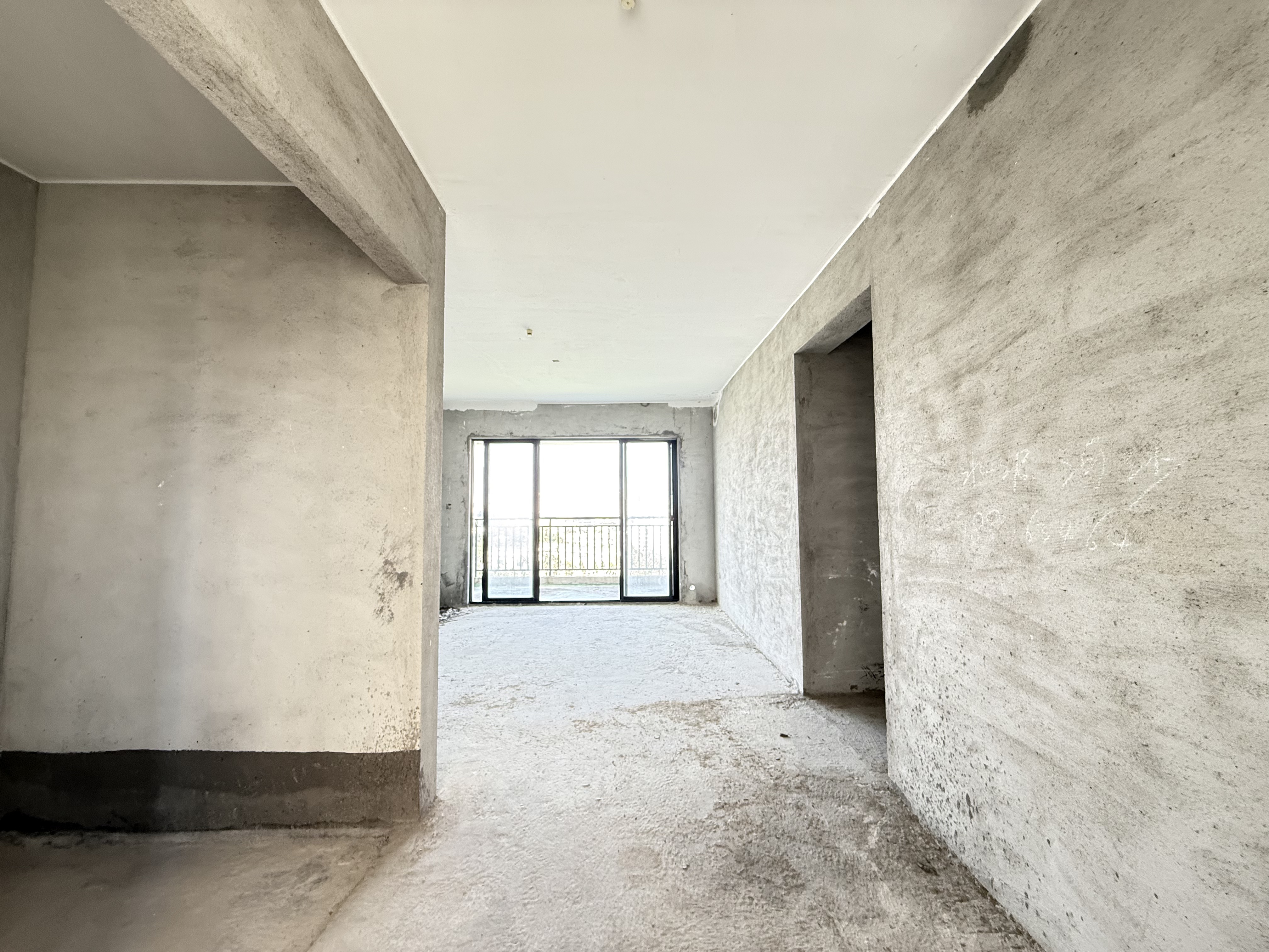 君临华府(二期) 3室2厅2卫 148.0万 君临华府(二期) 3室2厅2卫 148.0万室内图