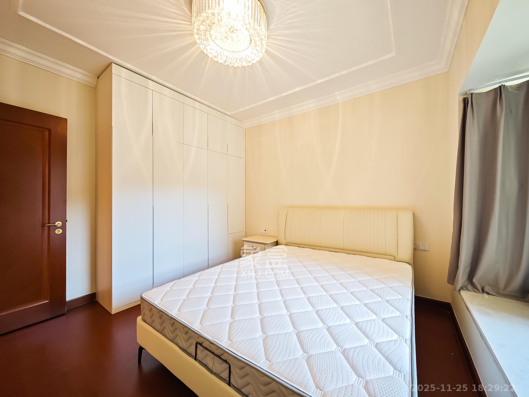 恒大御景天下城二期  3室2厅1卫    75.0万卧室