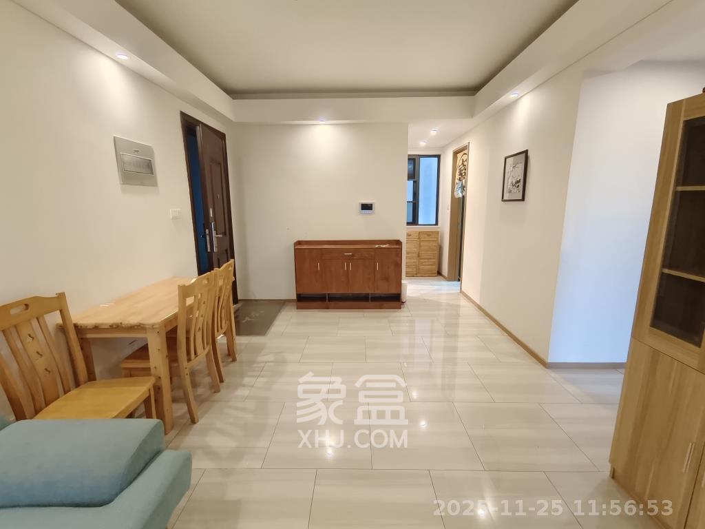 阳光100一期、四五期  2室2厅1卫    2200.0元/月室内图