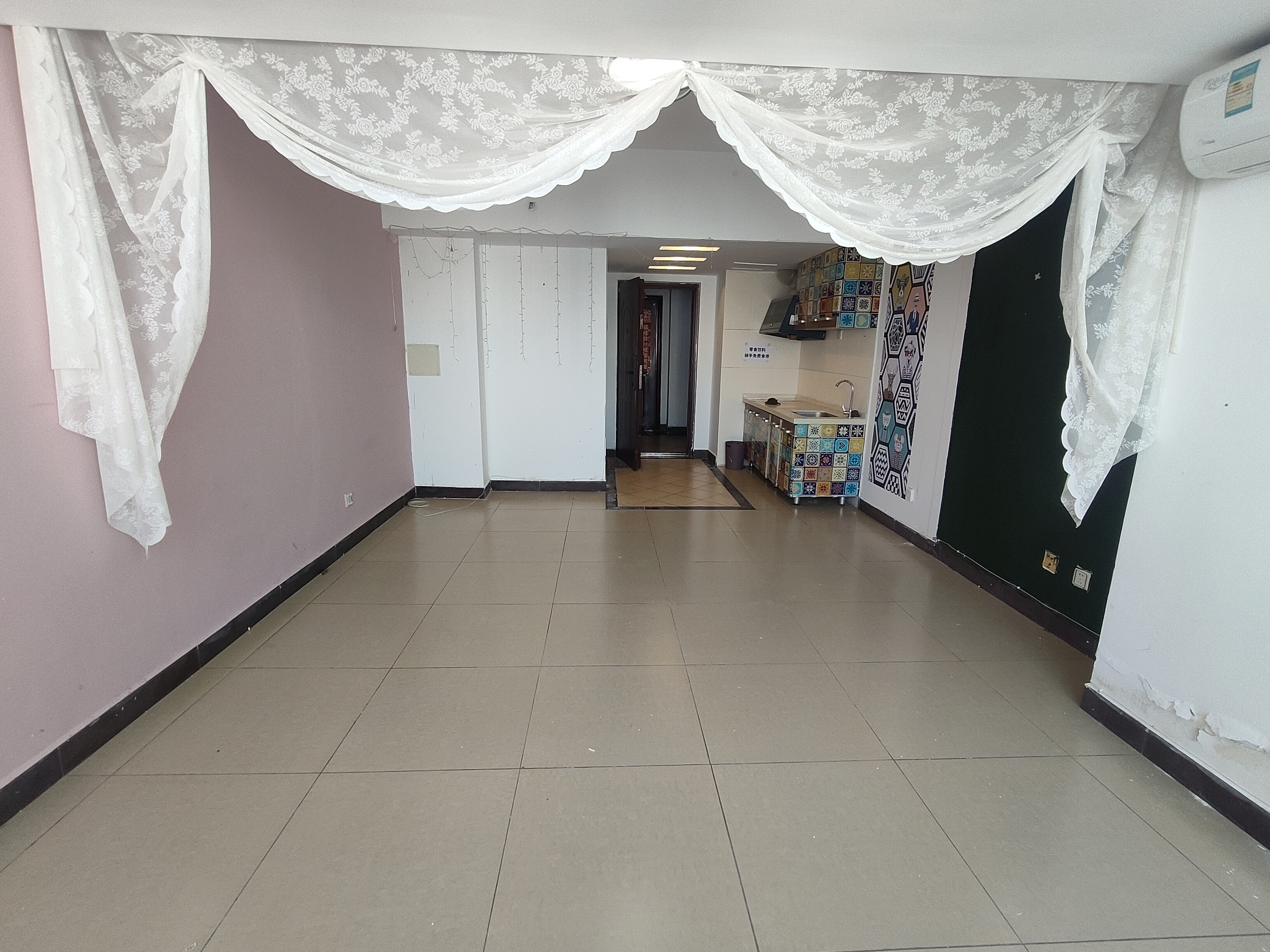 帝国大厦  1室0厅1卫    1400.0元/月室内图