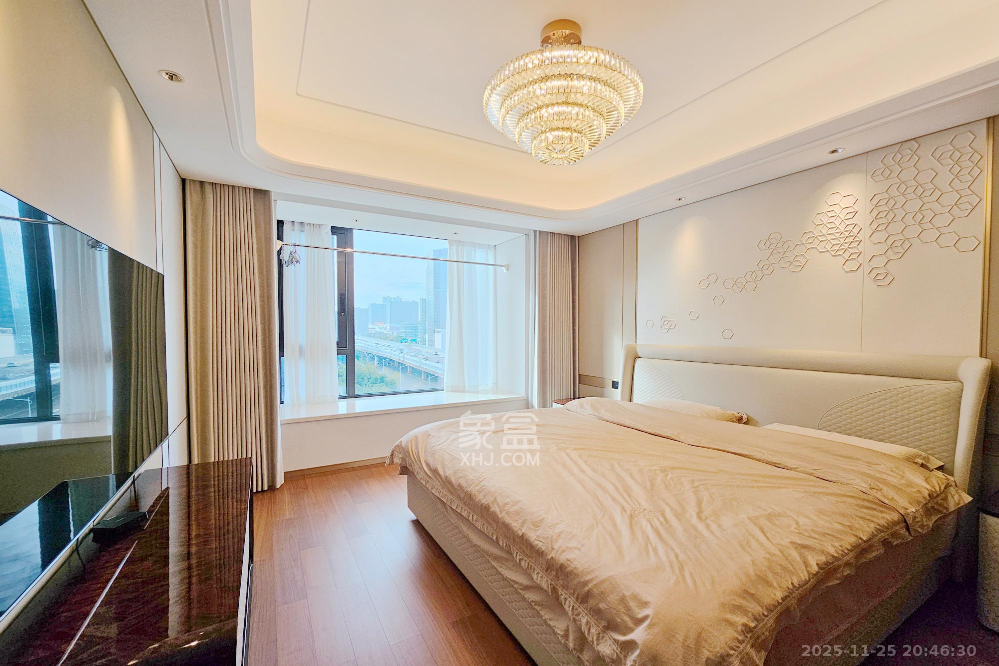 运达滨河广场  4室2厅3卫    580.0万卧室