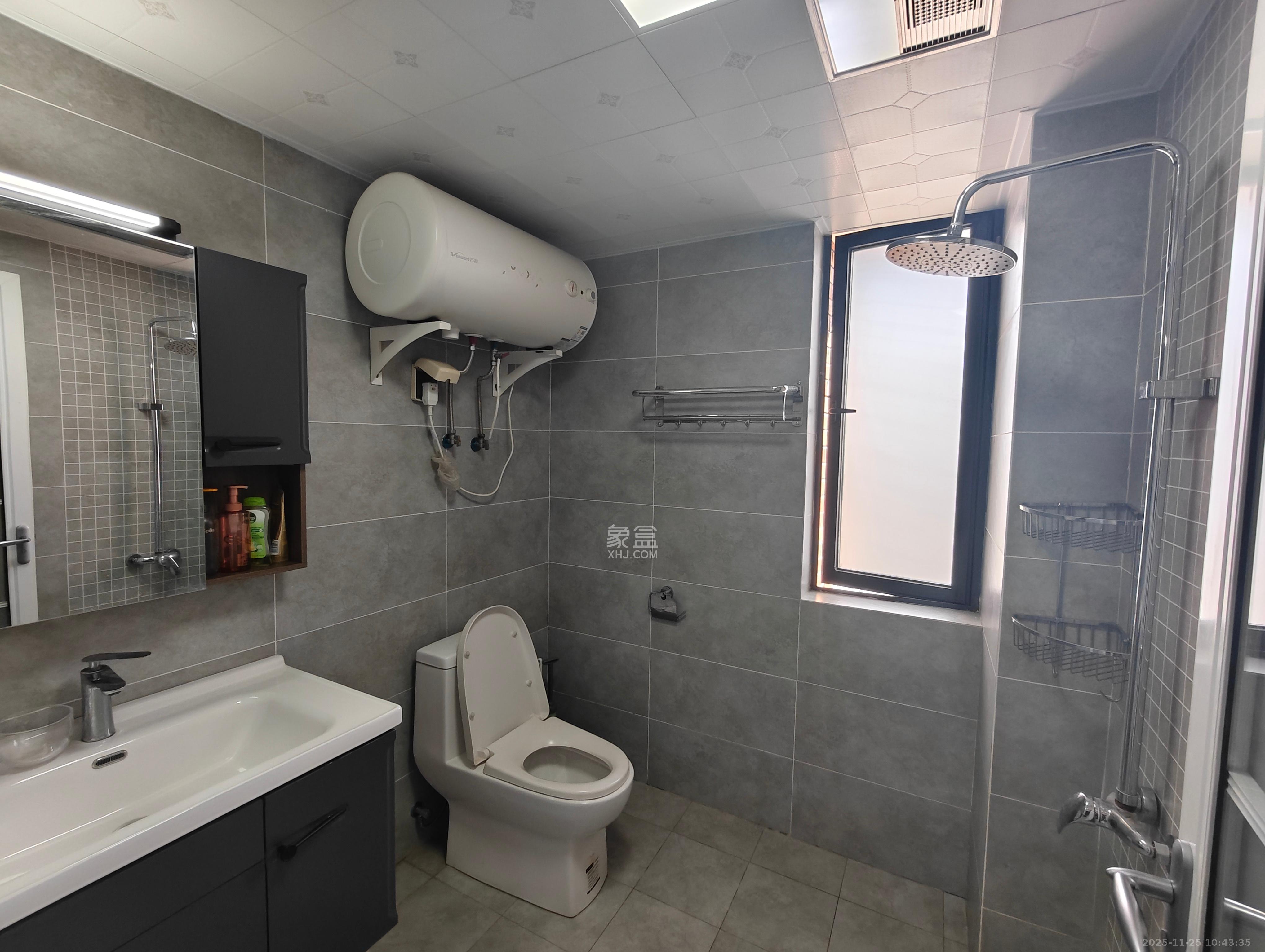 半山壹号 3室2厅2卫 3500.0元/月 半山壹号 3室2厅2卫 3500.0元/月室内图