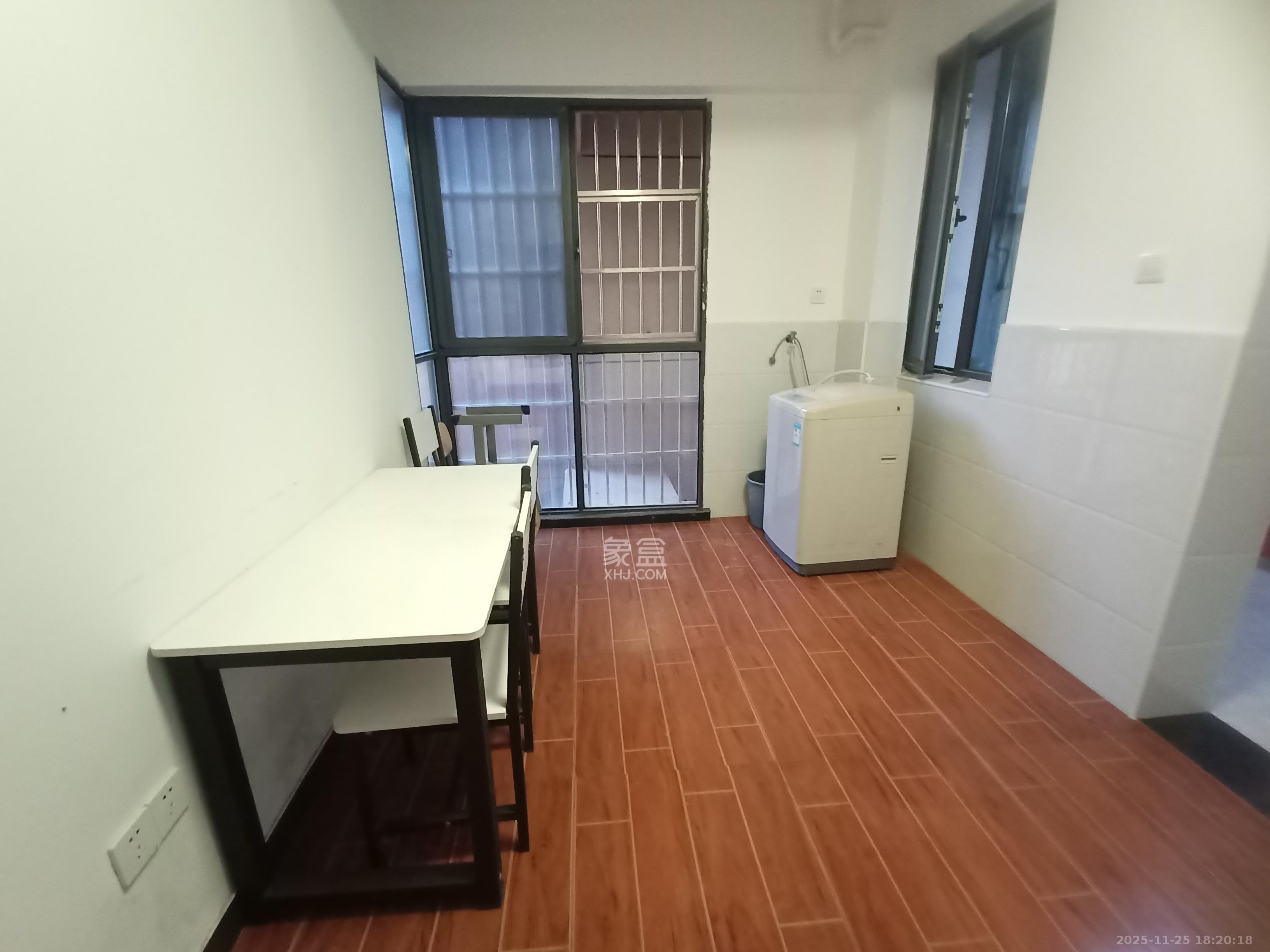 岳华新苑  1室1厅1卫    1200.0元/月室内图