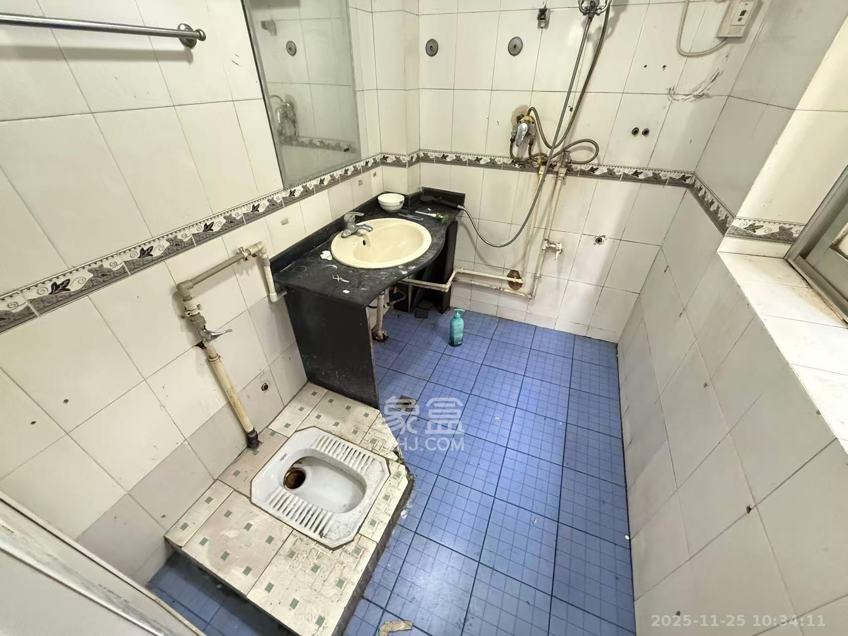 宏金花园  4室1厅2卫    2300.0元/月室内图