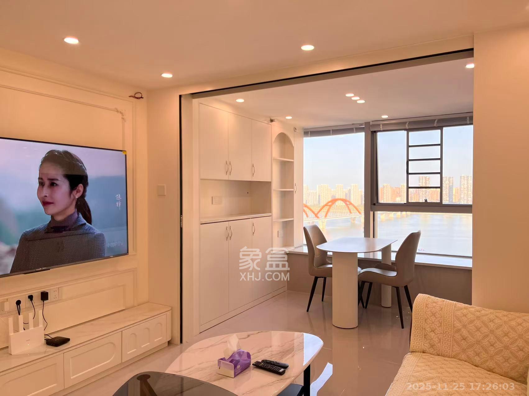 复地滨江金融中心  2室1厅1卫    3300.0元/月室内图