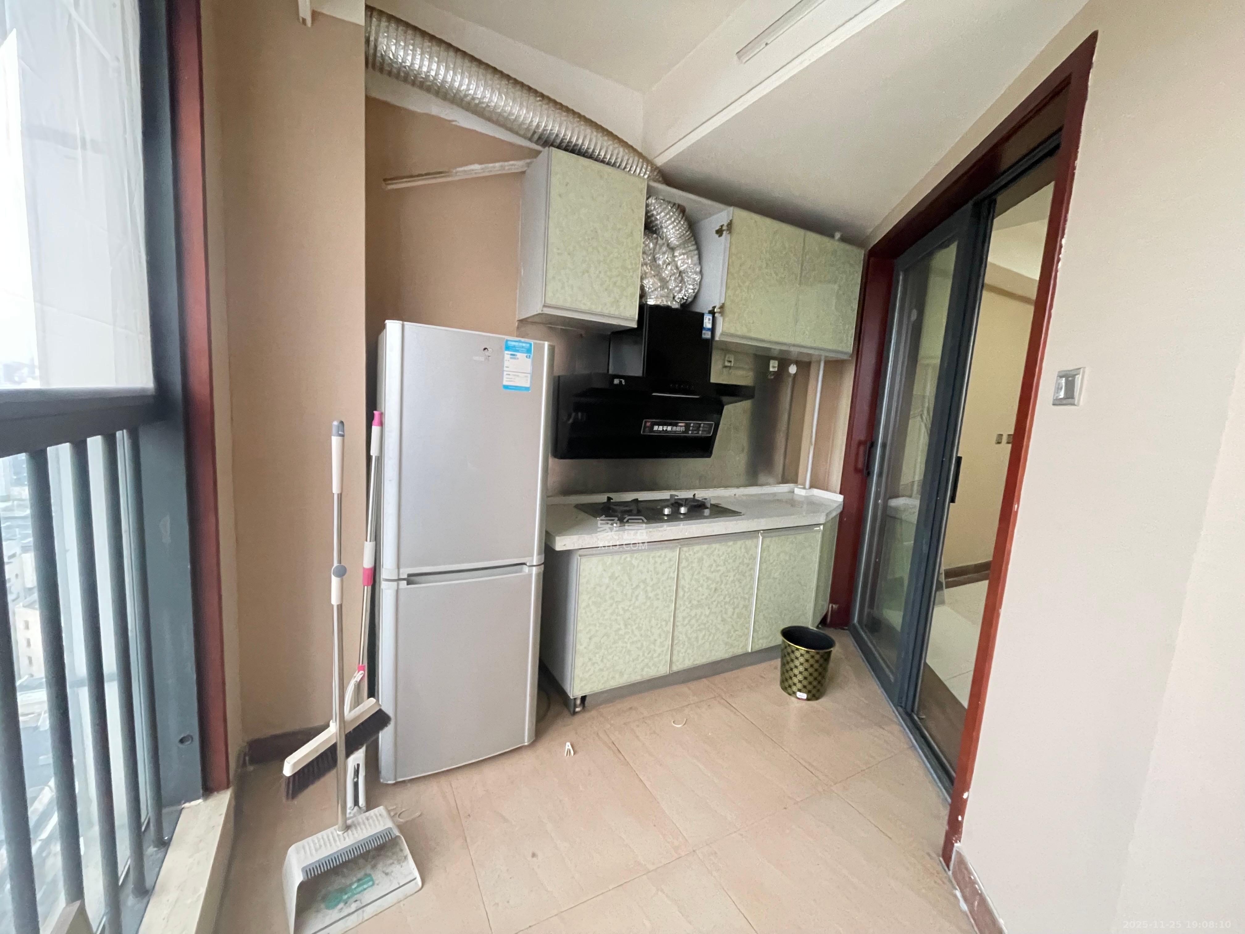 东塘瑞府  1室1厅1卫    1300.0元/月室内图