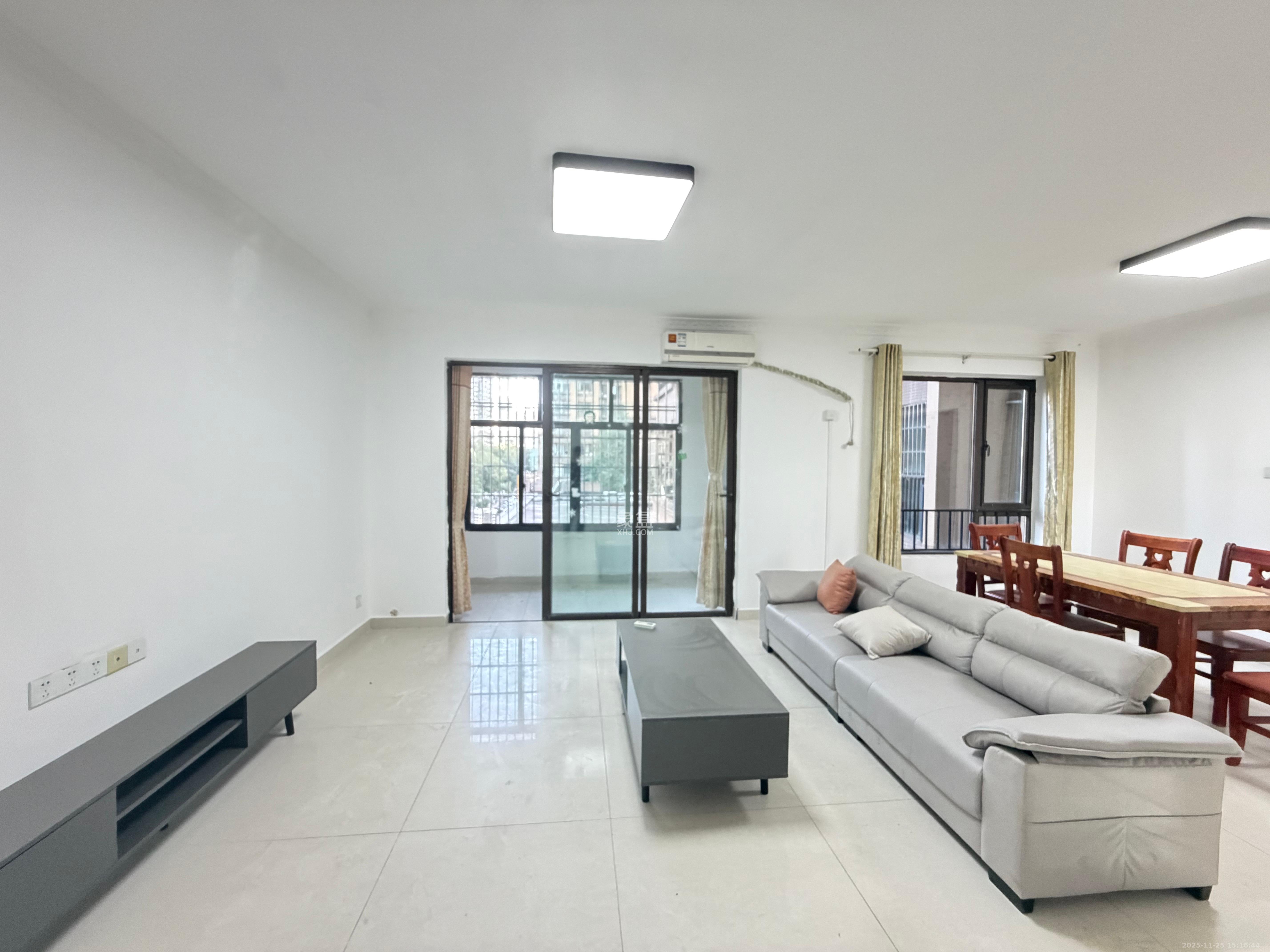 华润凤凰城三期  3室2厅2卫    1850.0元/月