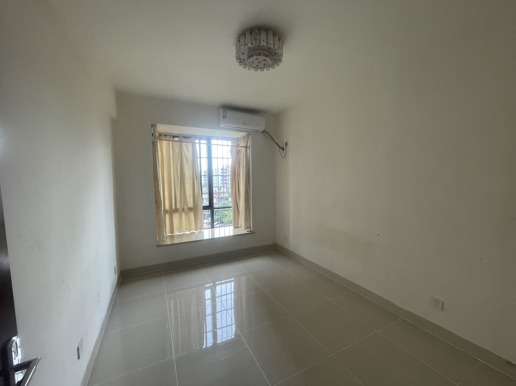 海岛阳光三期(阳光街城) 3室2厅2卫 2700.0元/月 海岛阳光三期(阳光街城) 3室2厅2卫 2700.0元/月室内图