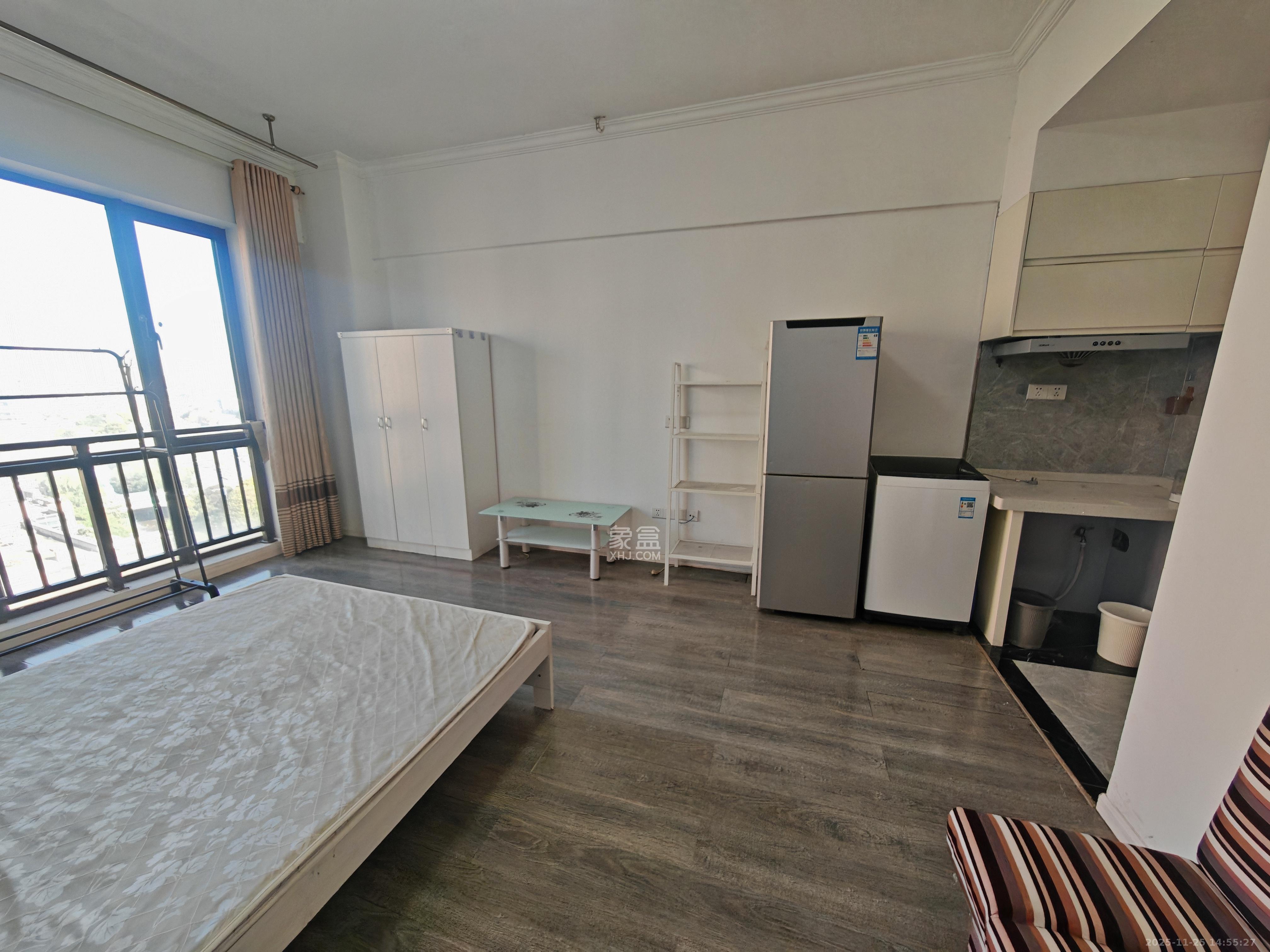 梅溪鑫苑名家  1室1厅1卫    1300.0元/月室内图