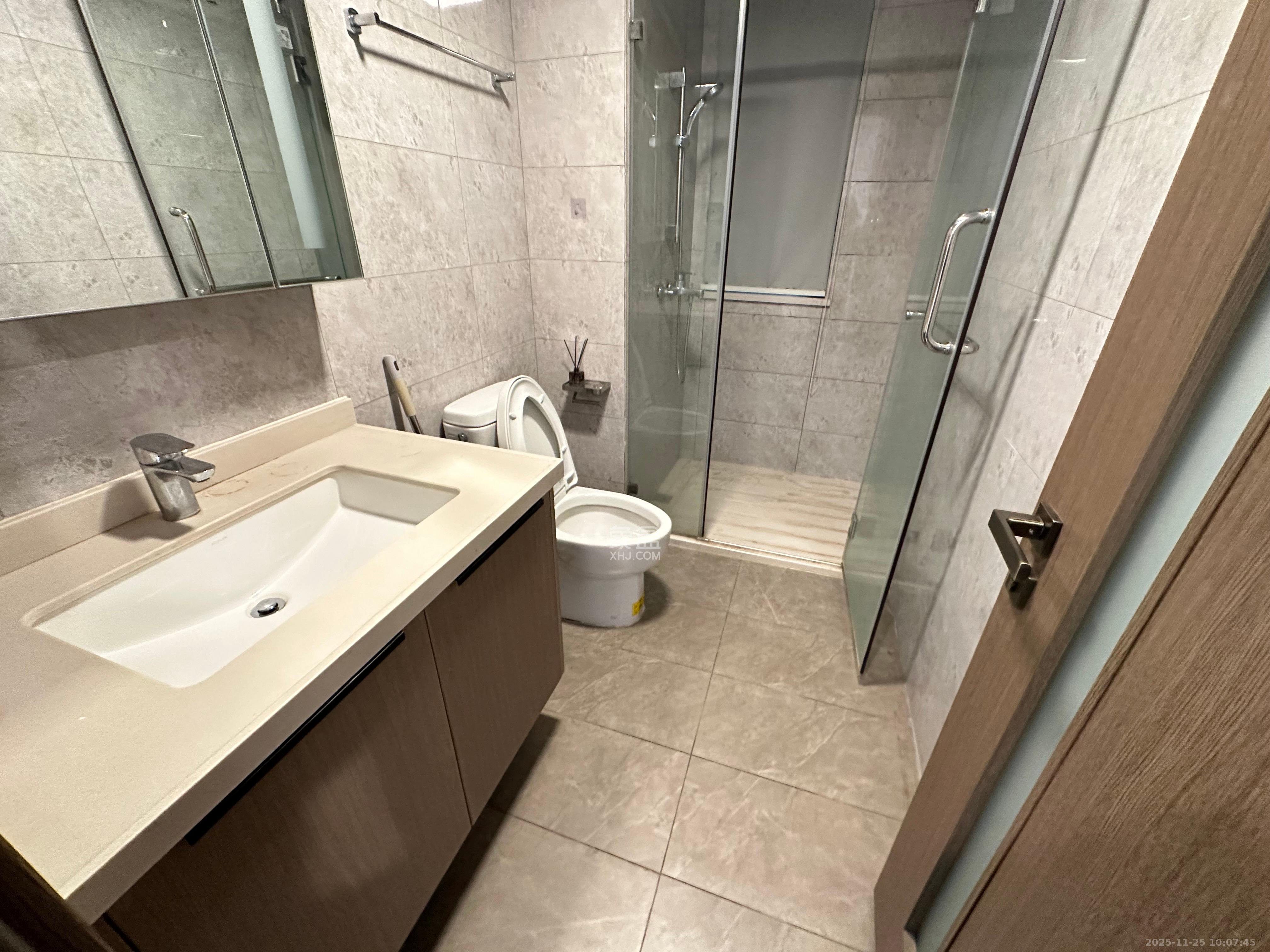 龙湖铂金中心(龙湖春江郦城) 3室2厅2卫 4300.0元/月 龙湖铂金中心(龙湖春江郦城) 3室2厅2卫 4300.0元/月室内图