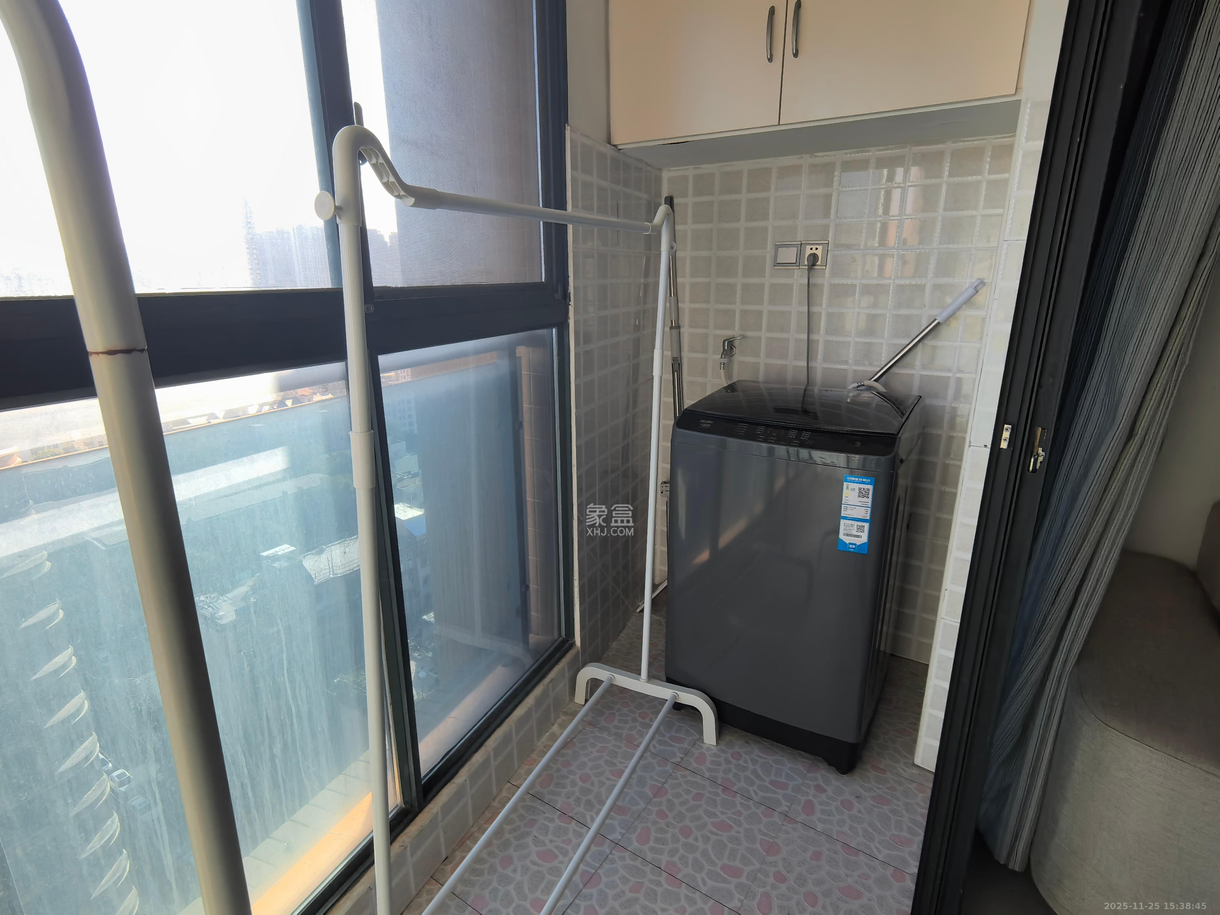 永祺西京  2室2厅1卫    2300.0元/月室内图