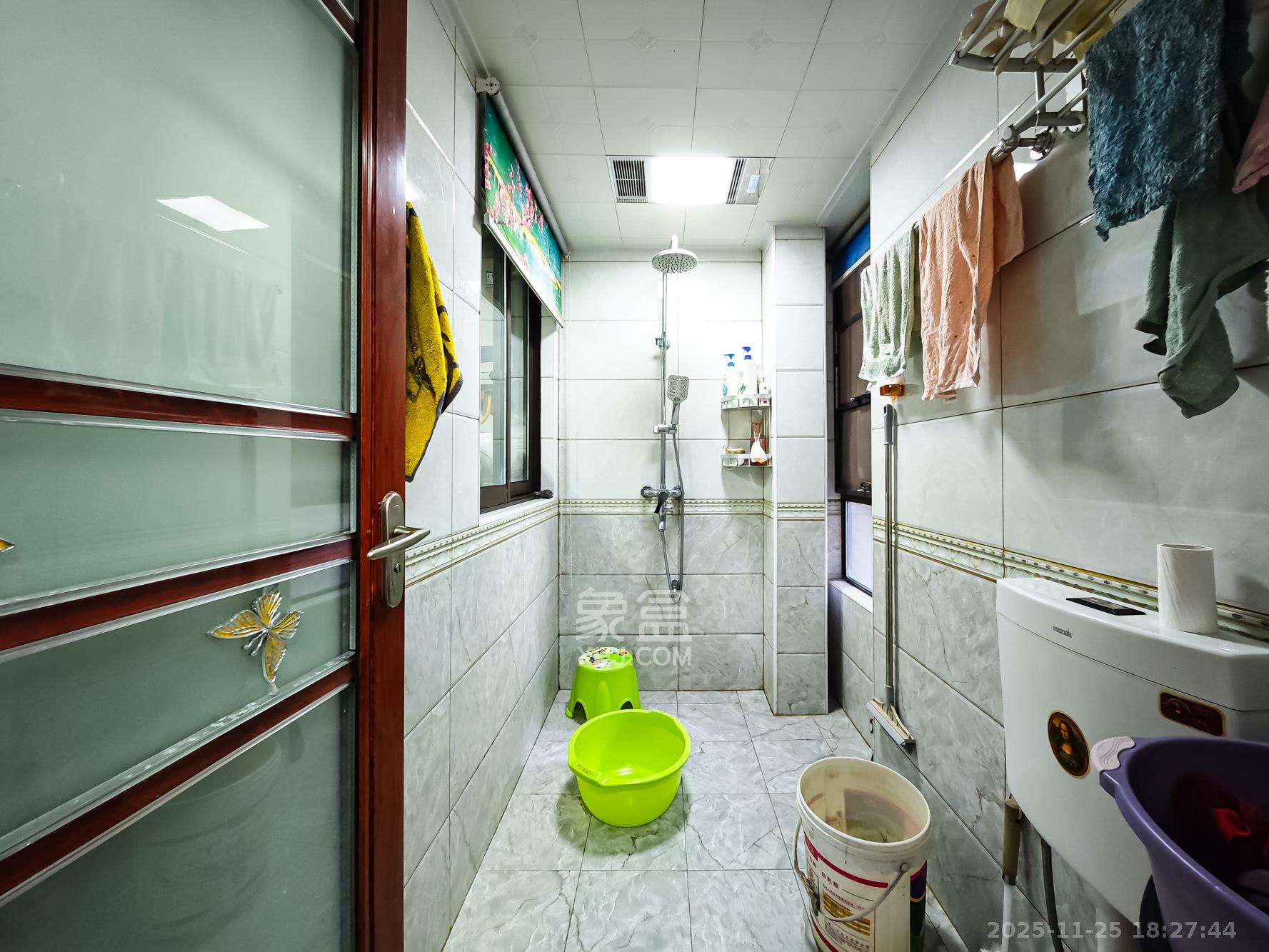 山语城三期  3室2厅1卫    68.0万卫生间