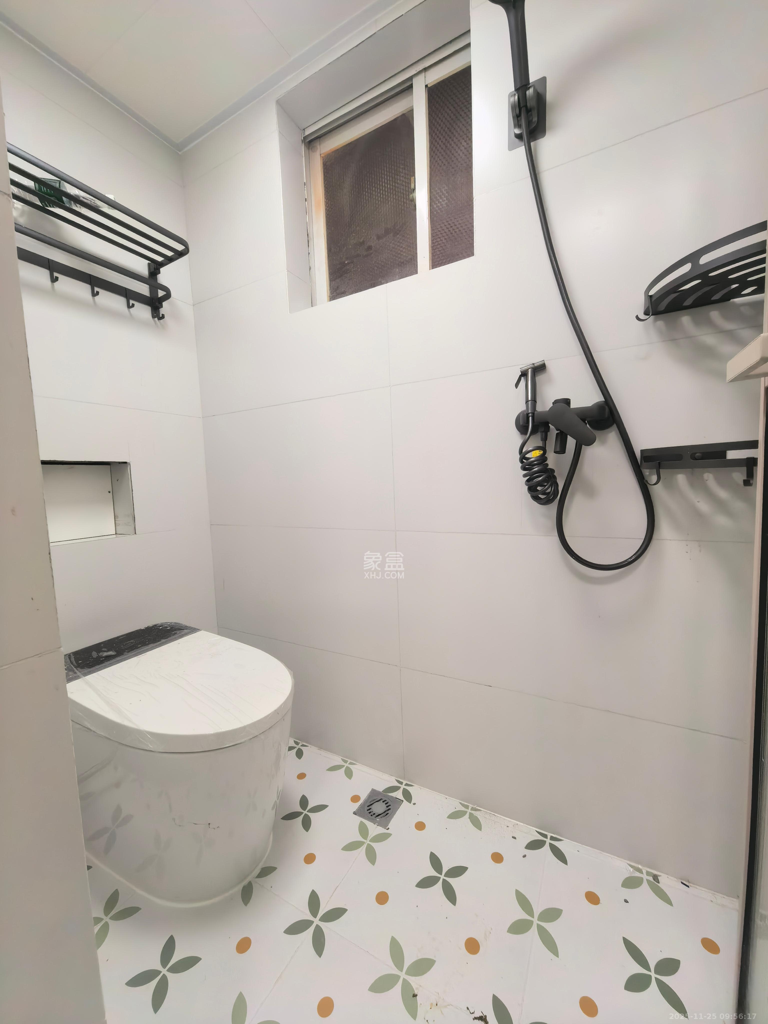 兴威名座 3室2厅1卫 3500.0元/月 兴威名座 3室2厅1卫 3500.0元/月室内图