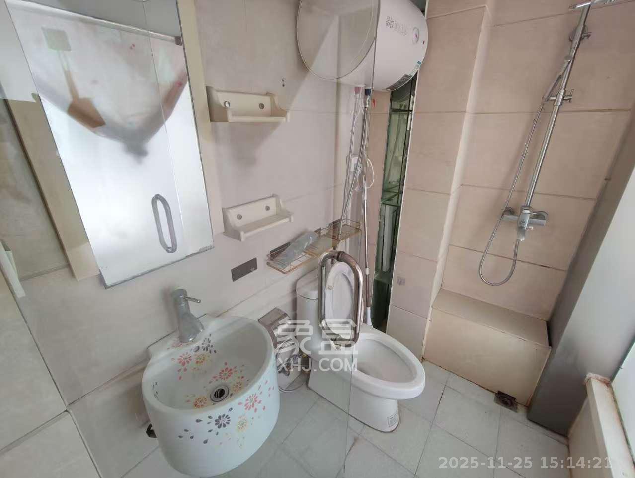 2076至高点 1室1厅1卫 1000.0元/月 2076至高点 1室1厅1卫 1000.0元/月室内图