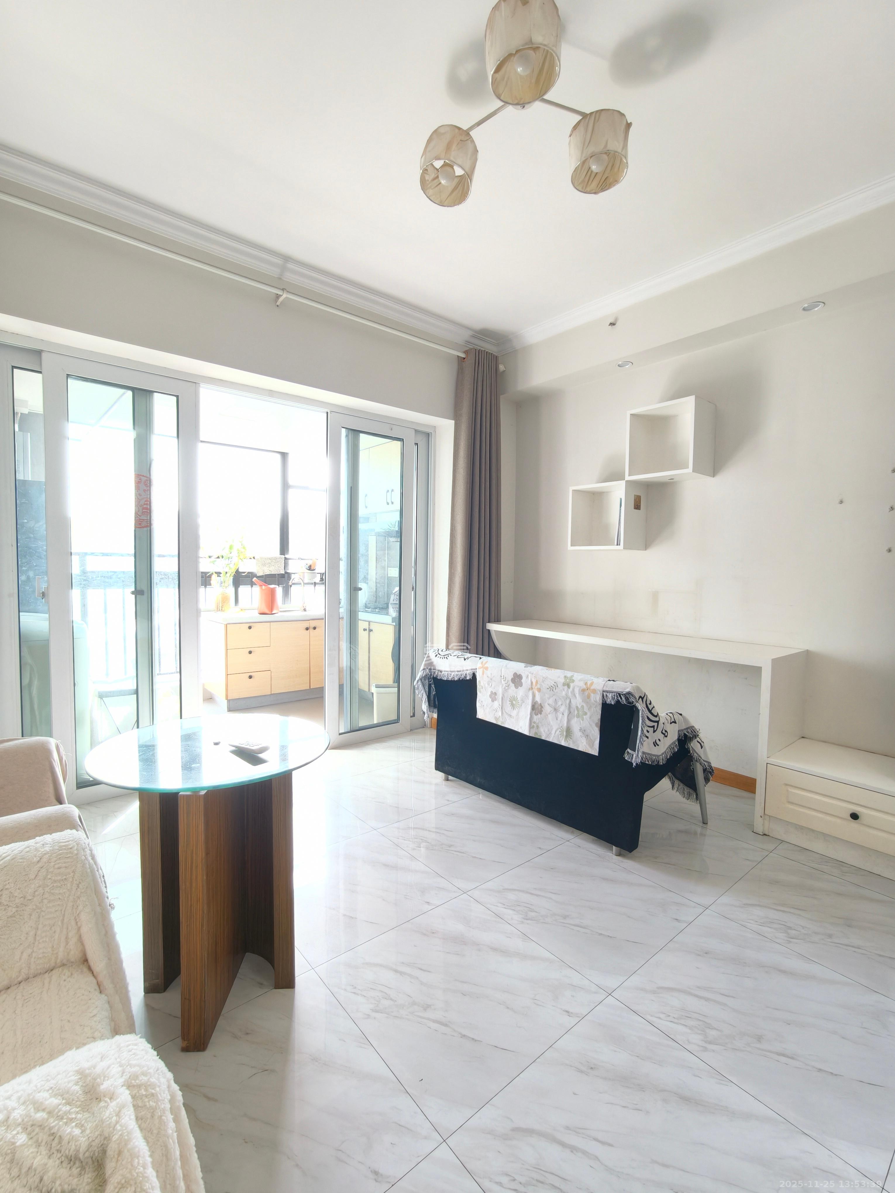 山水湾  1室1厅1卫    1500.0元/月室内图