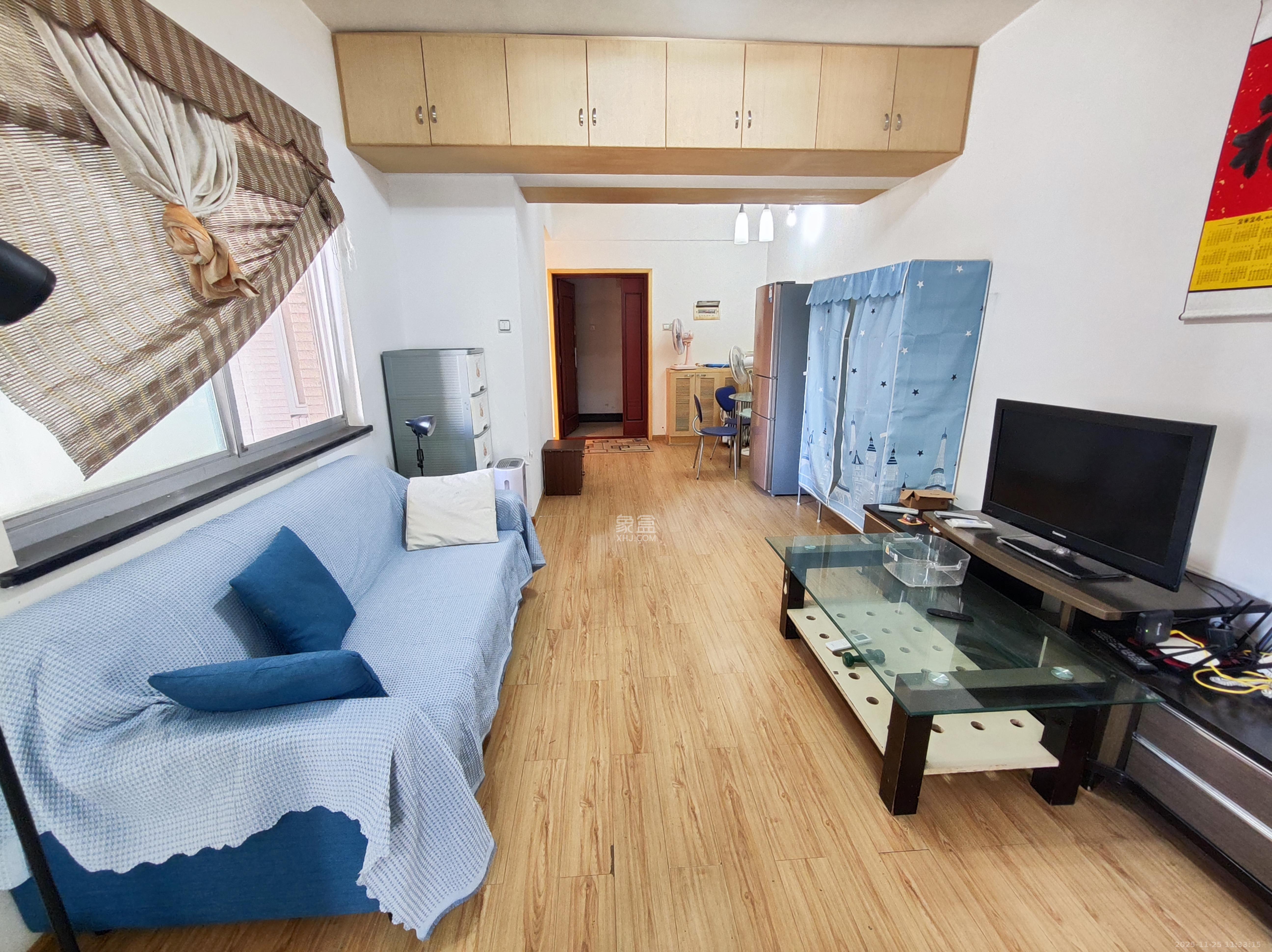 上河国际B座  1室1厅1卫    1600.0元/月