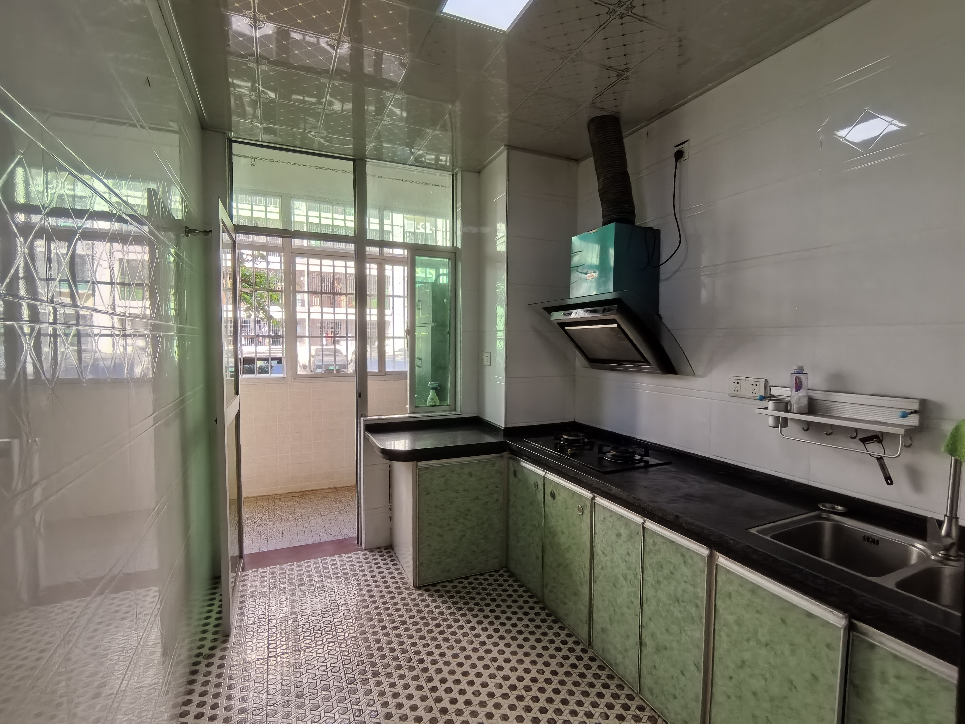 富源佳园  3室2厅2卫    2400.0元/月室内图