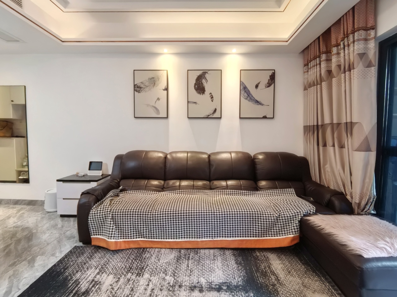 宇建国贸城  2室2厅1卫    3400.0元/月室内图