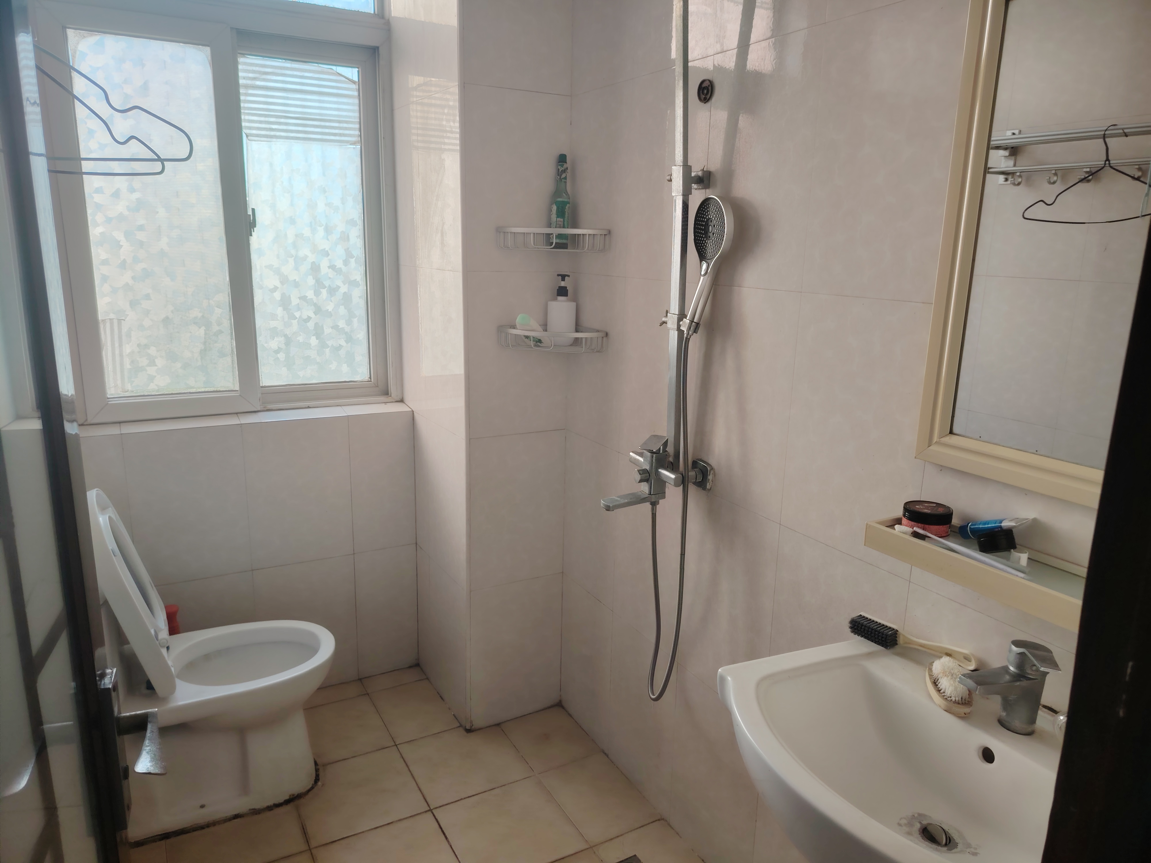 维多利亚花园 2室2厅1卫 1800.0元/月 维多利亚花园 2室2厅1卫 1800.0元/月室内图