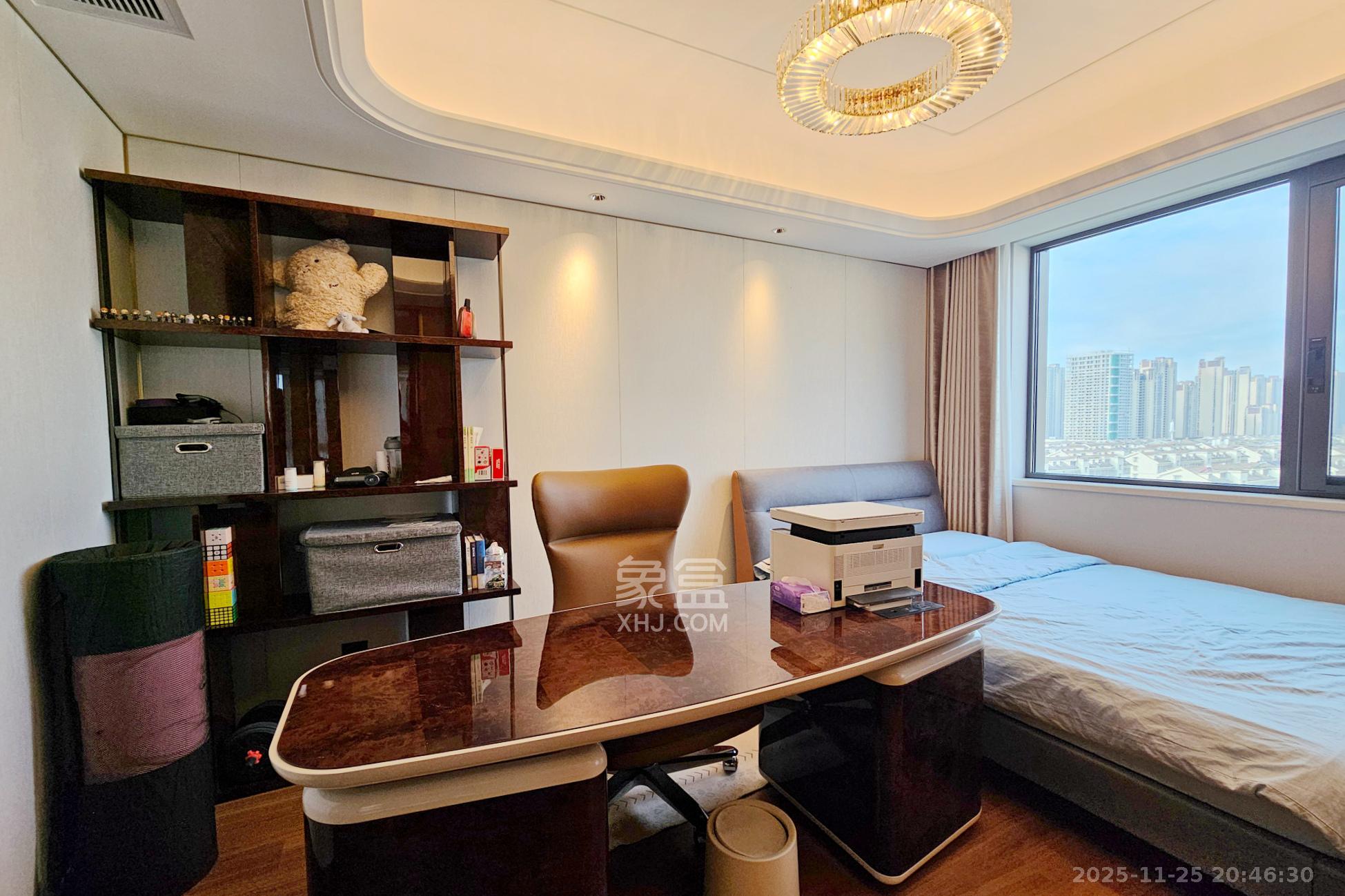 运达滨河广场 4室2厅3卫 580.0万 运达滨河广场 4室2厅3卫 580.0万卧室