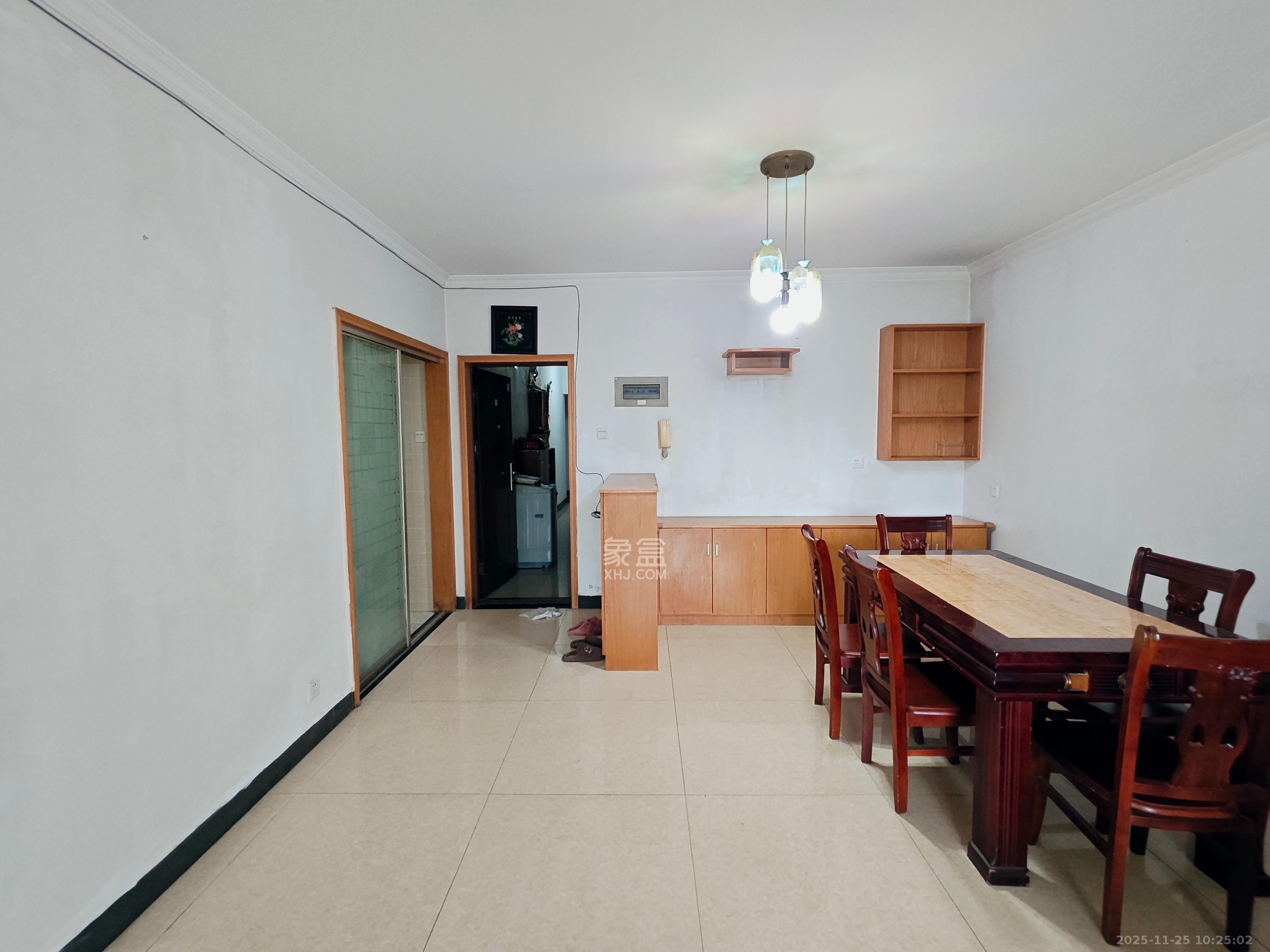 德润园  1室2厅1卫    1800.0元/月室内图