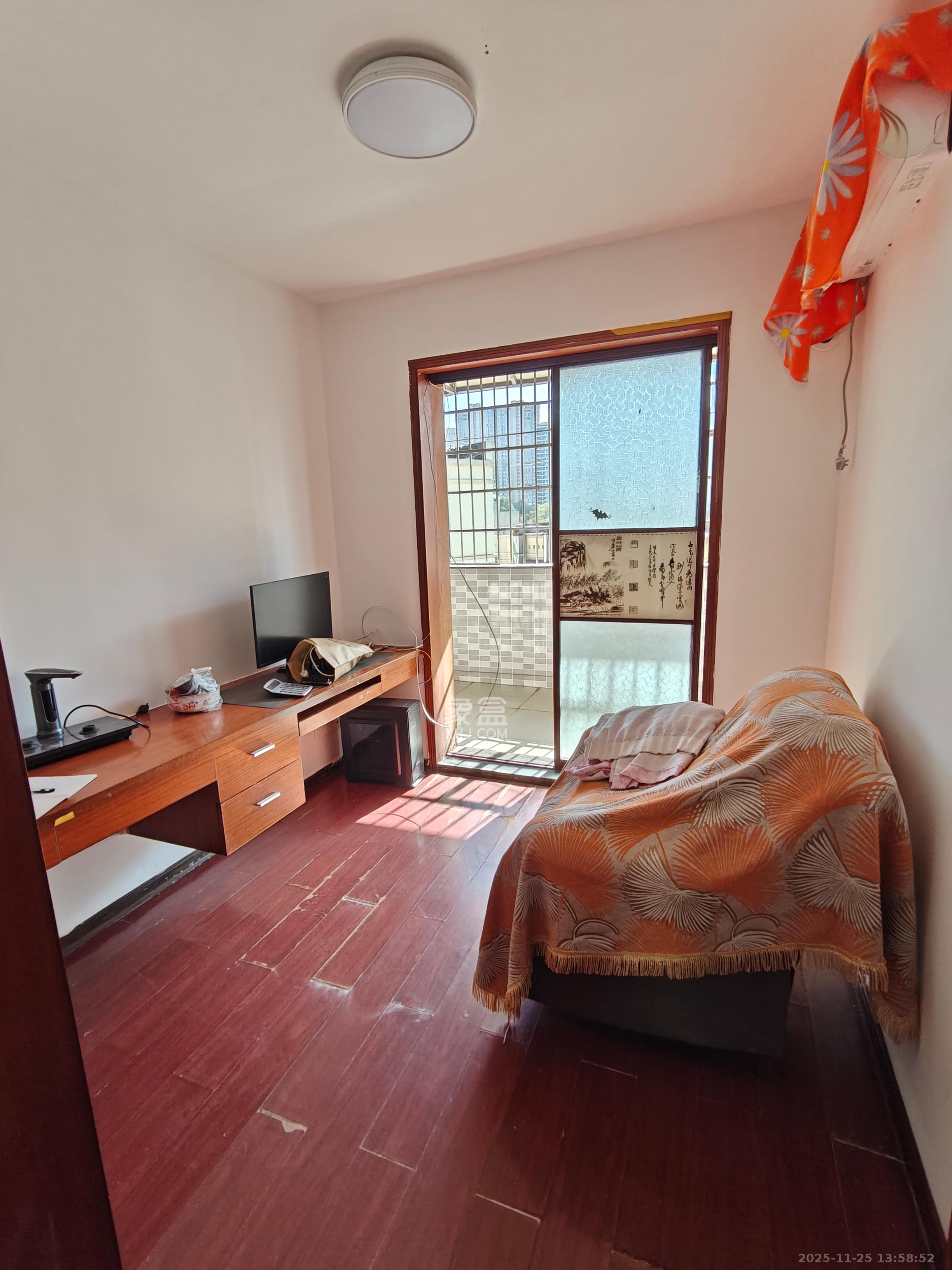 仁和家园  3室2厅2卫    1600.0元/月室内图