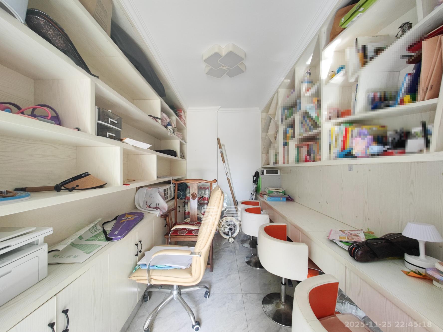 中天瑞景  5室2厅2卫    148.0万其他