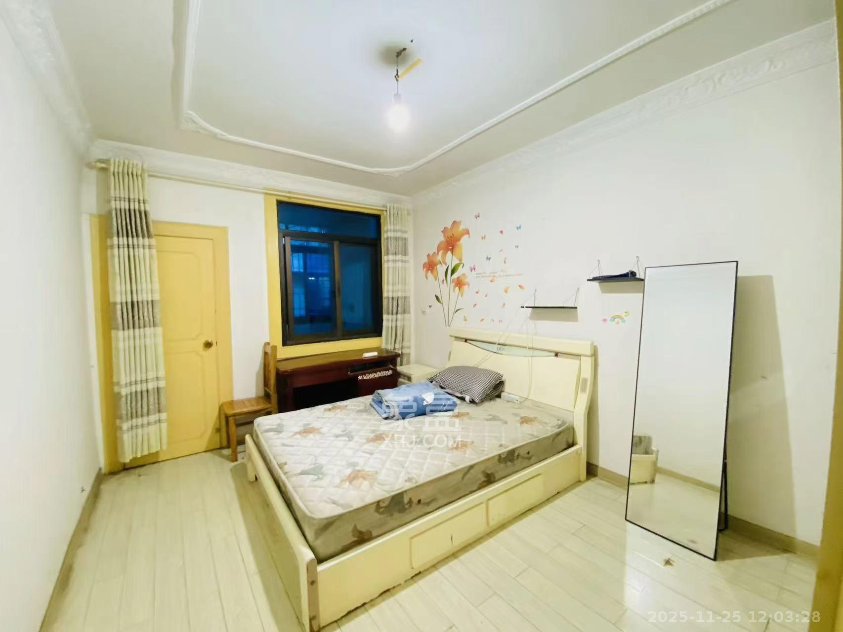 向家湾社区(含富湘公寓) 2室1厅1卫 1700.0元/月 向家湾社区(含富湘公寓) 2室1厅1卫 1700.0元/月室内图