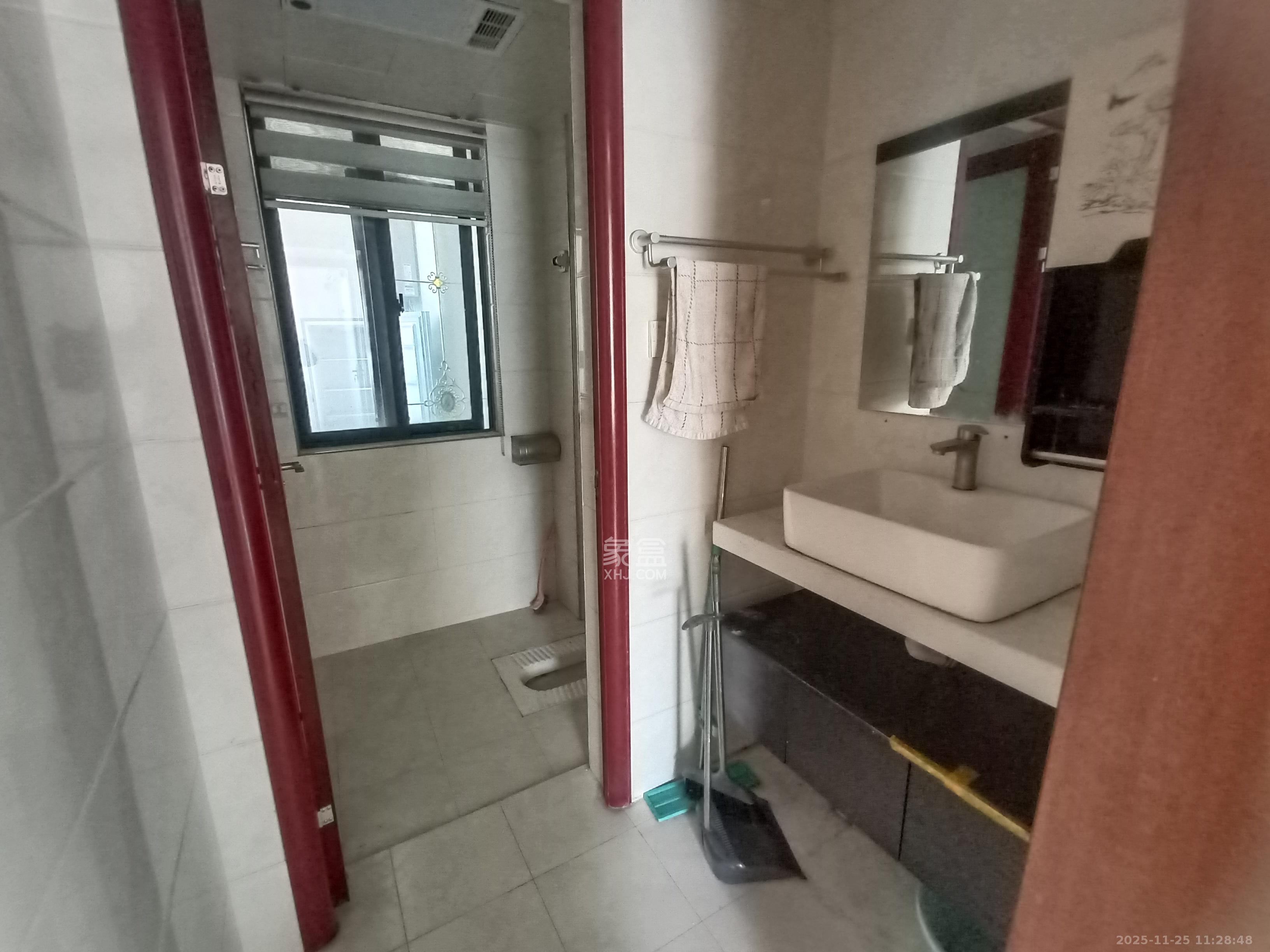 岳华嘉园 3室1厅1卫 1800.0元/月 岳华嘉园 3室1厅1卫 1800.0元/月室内图