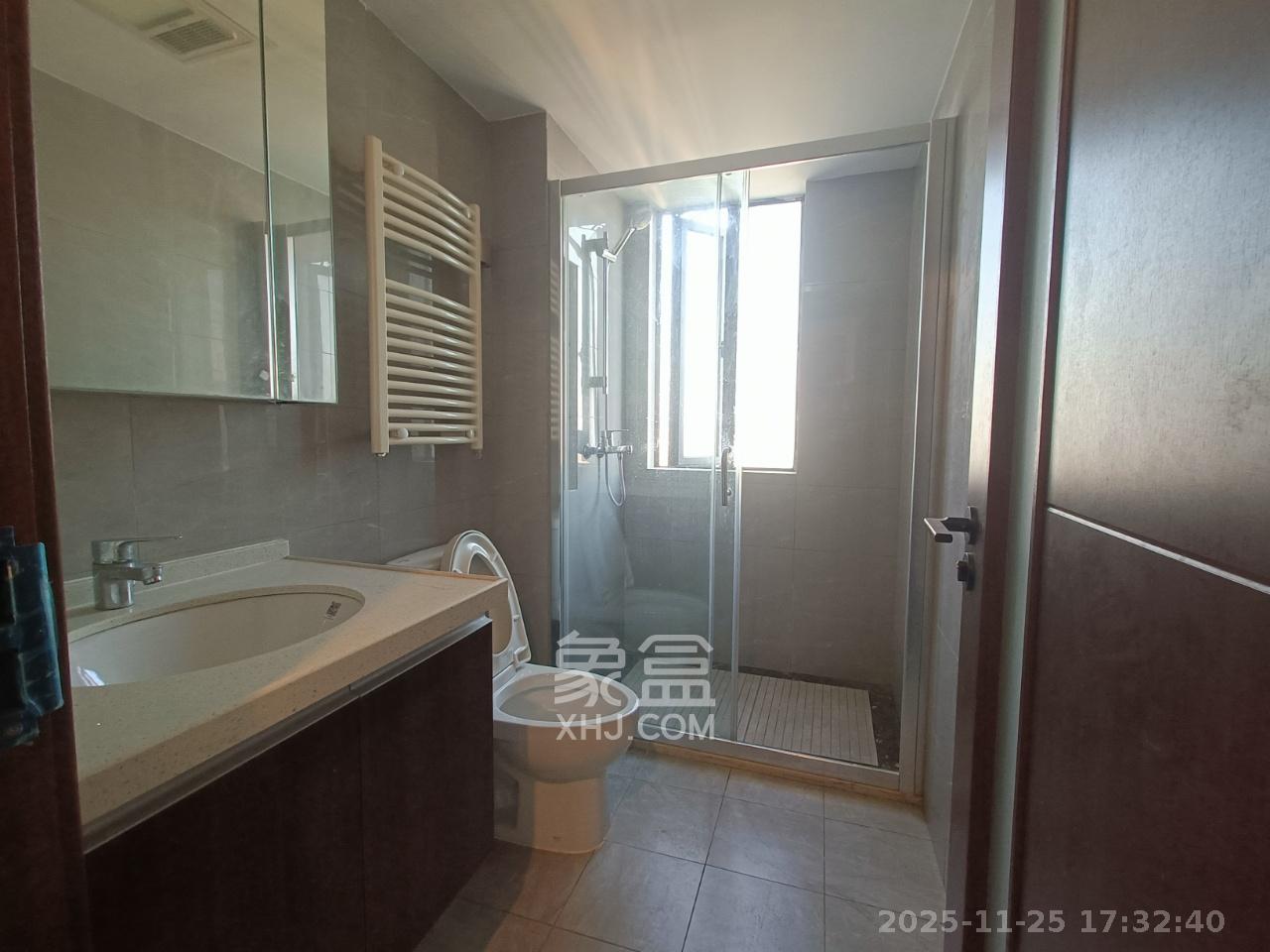 绿地长沙城际空间站（柏仕佳苑）  4室2厅2卫    3500.0元/月室内图