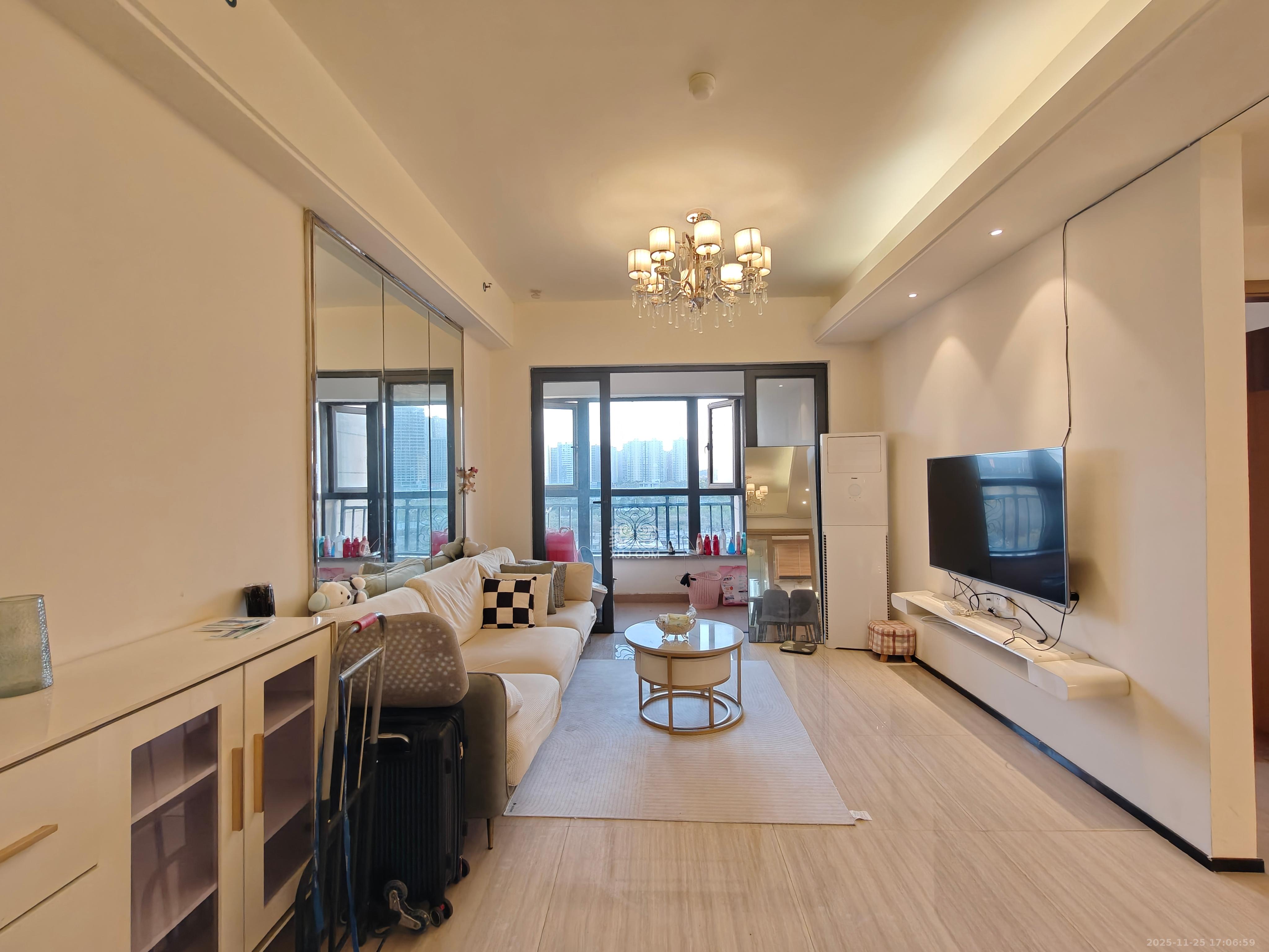 恒大国际广场  2室2厅1卫    2300.0元/月