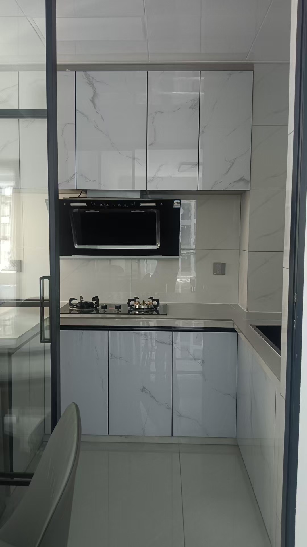 互助小区电梯房  2室1厅1卫    1600.0元/月