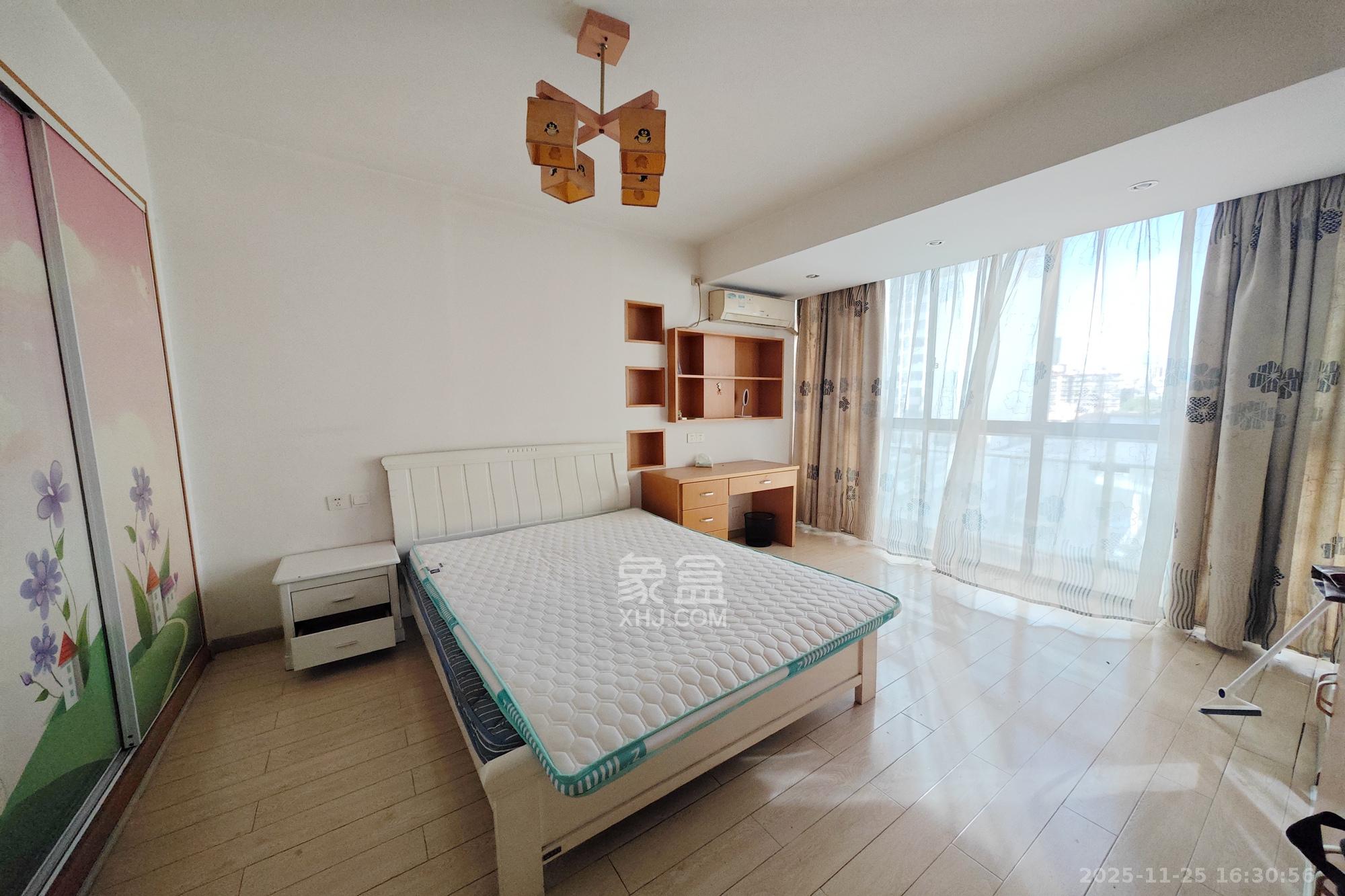 书香名邸 3室2厅2卫 150.0万 书香名邸 3室2厅2卫 150.0万卧室