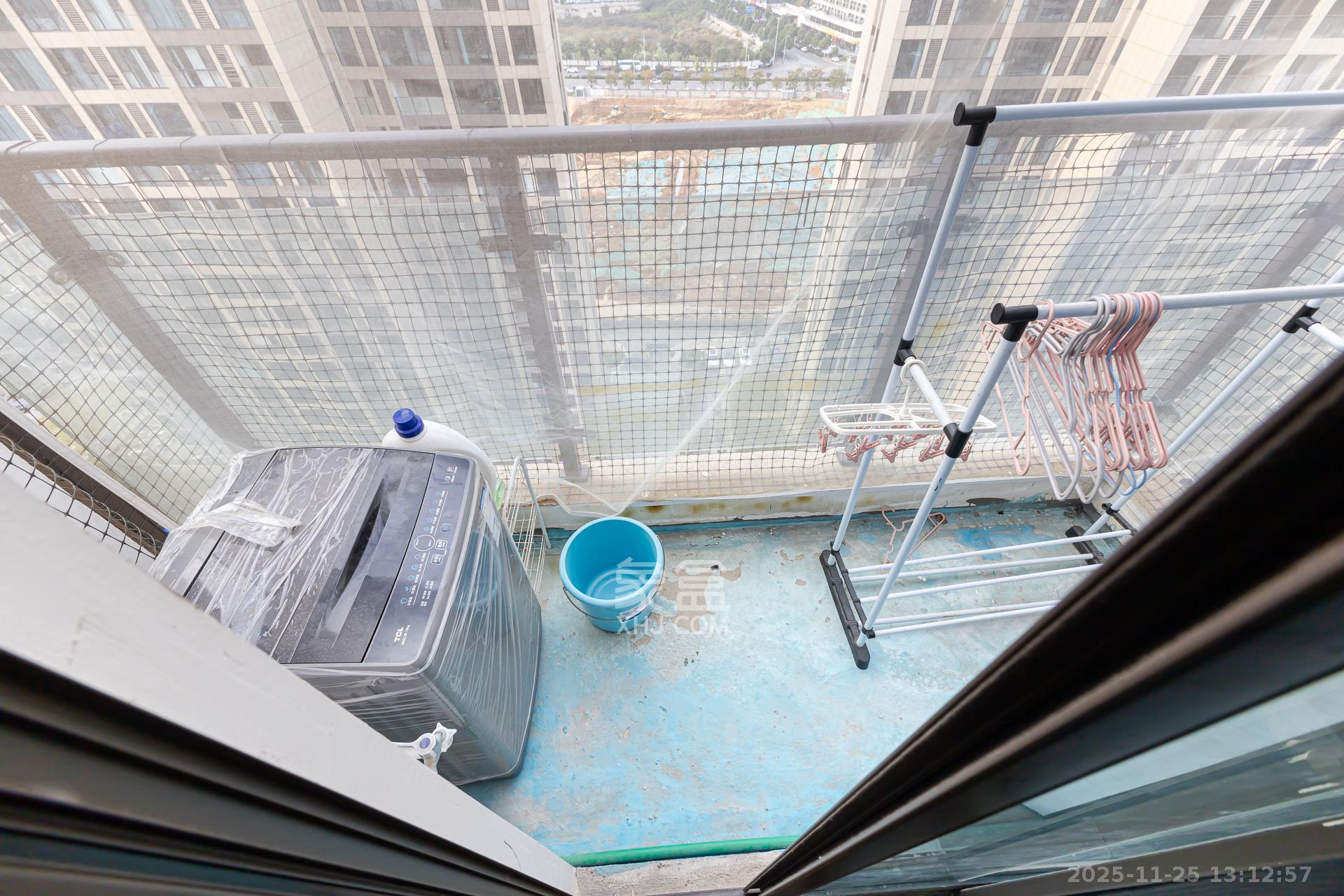 润和湘江天地C区  5室2厅2卫    150.0万阳台