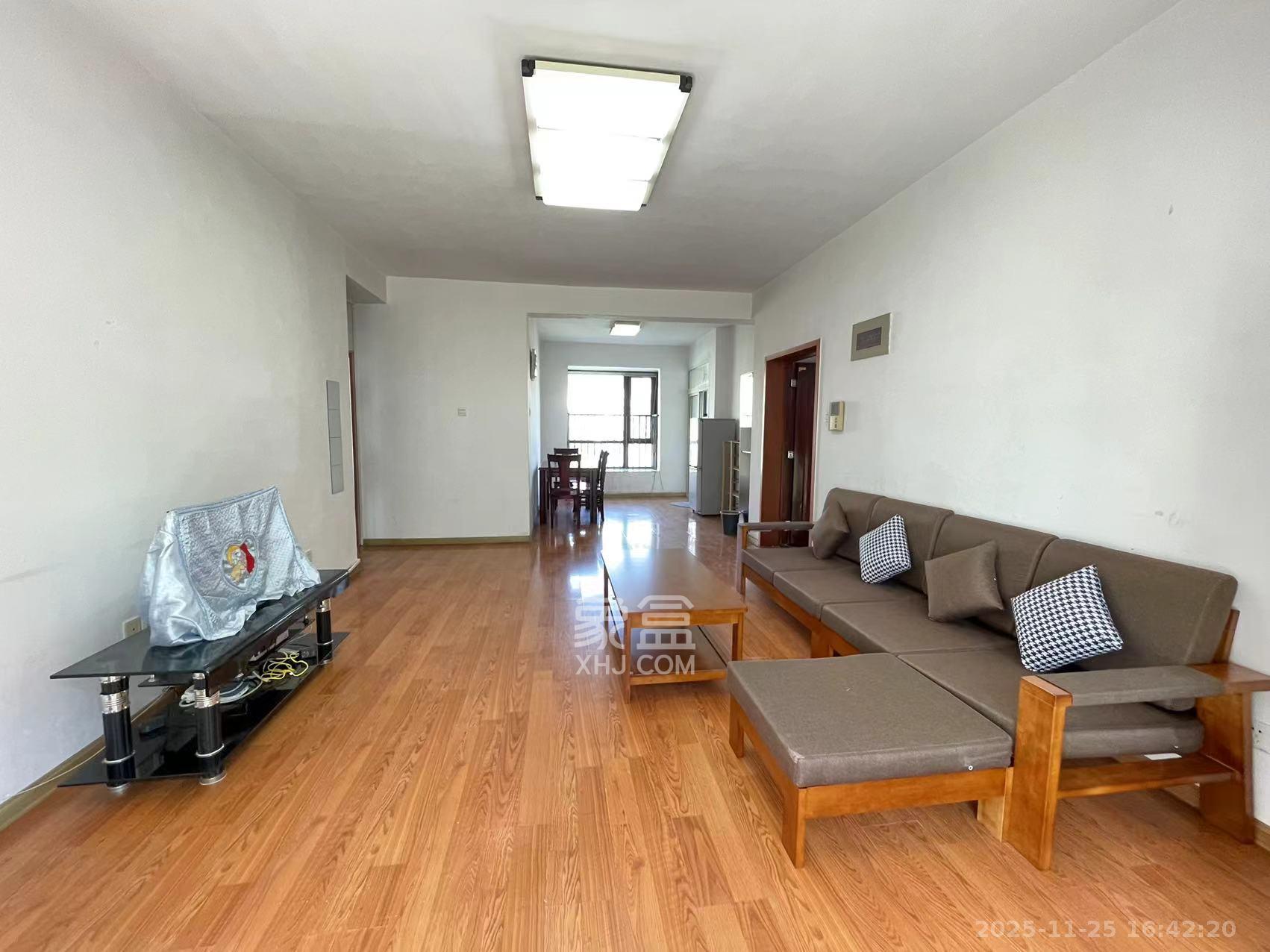 长房东郡 3室2厅2卫 2800.0元/月 长房东郡 3室2厅2卫 2800.0元/月室内图