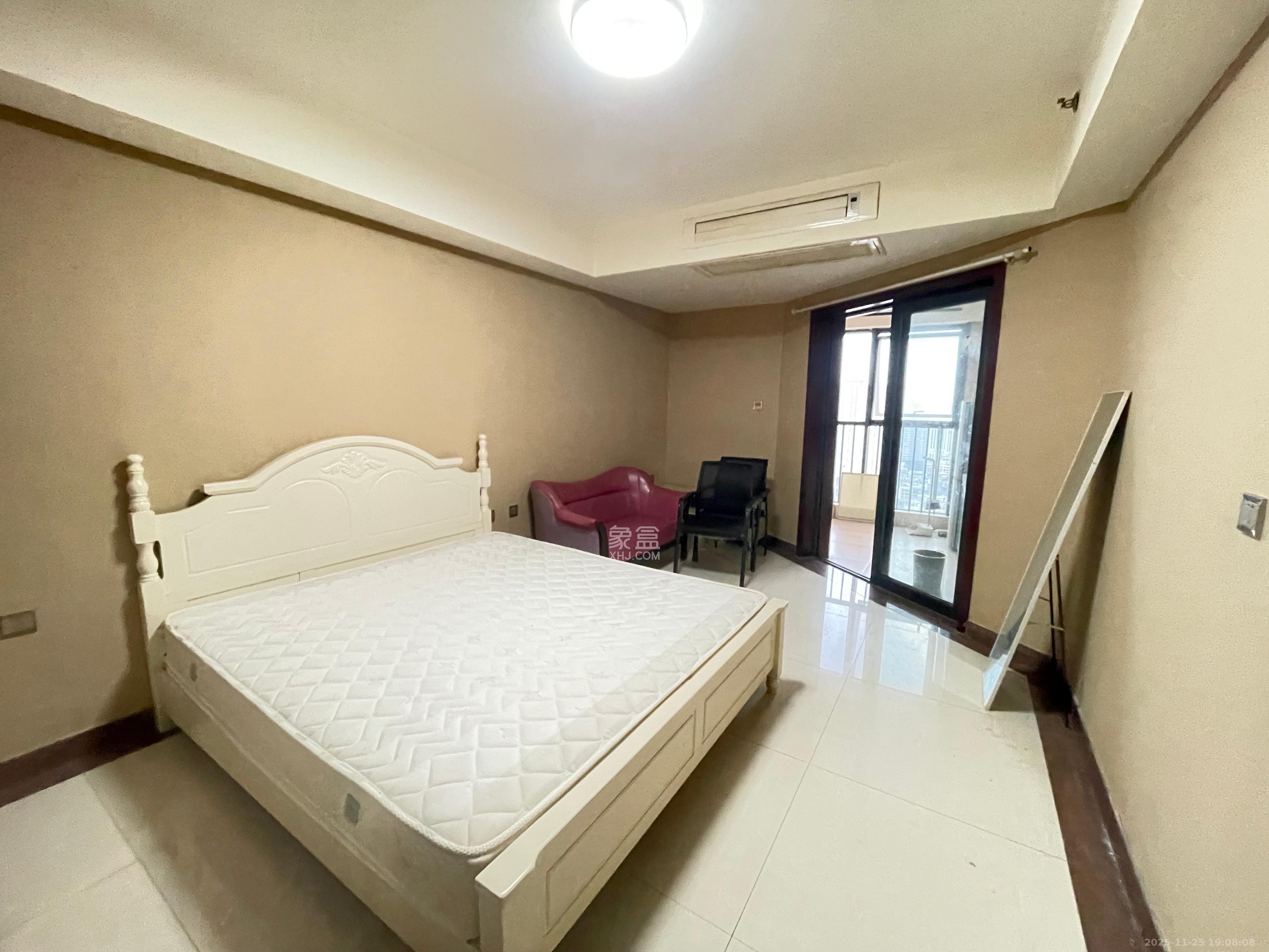 东塘瑞府  1室1厅1卫    1300.0元/月室内图