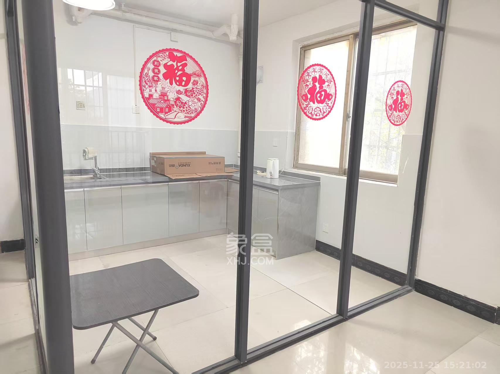 紫荆园社区新铁路宿舍(长铁下大垅) 2室2厅1卫 1600.0元/月 紫荆园社区新铁路宿舍(长铁下大垅) 2室2厅1卫 1600.0元/月室内图