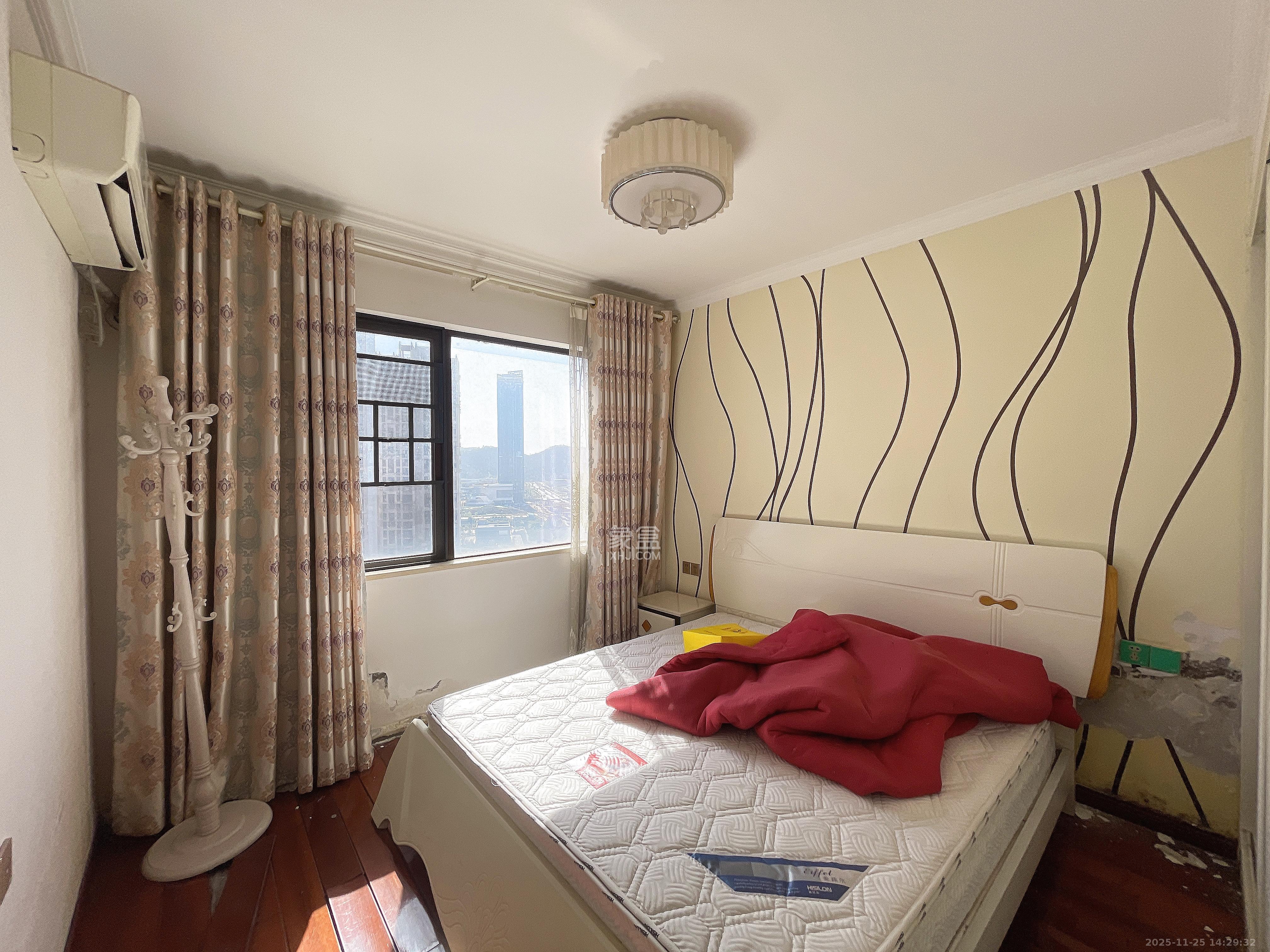 梅溪鑫苑名家  3室2厅2卫    3000.0元/月室内图