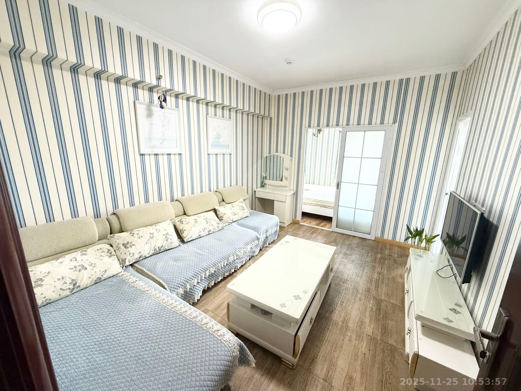 星宇V立方（旭和大厦）  1室1厅1卫    1600.0元/月