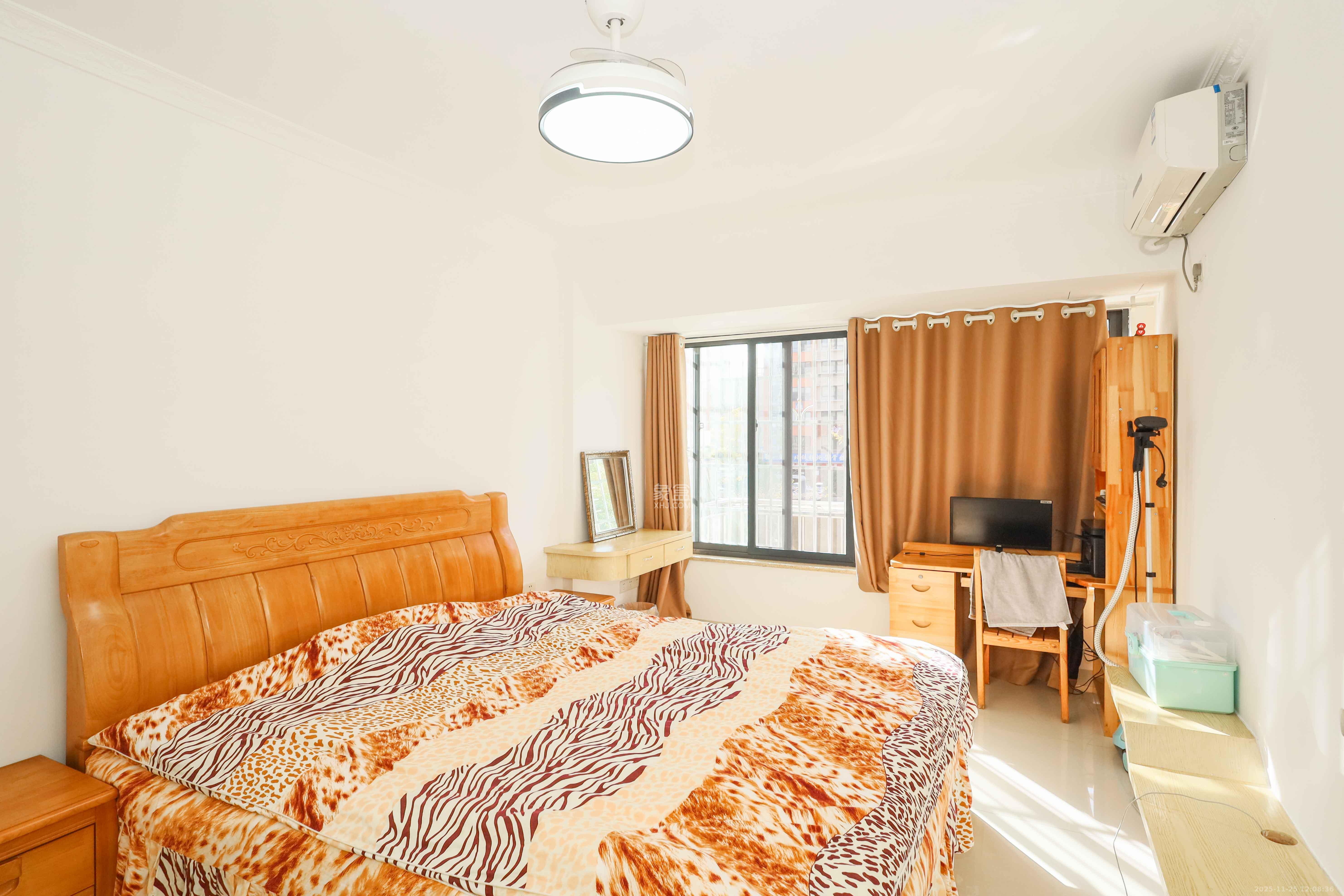 保利麓谷林语B区  2室1厅1卫    72.8万卧室