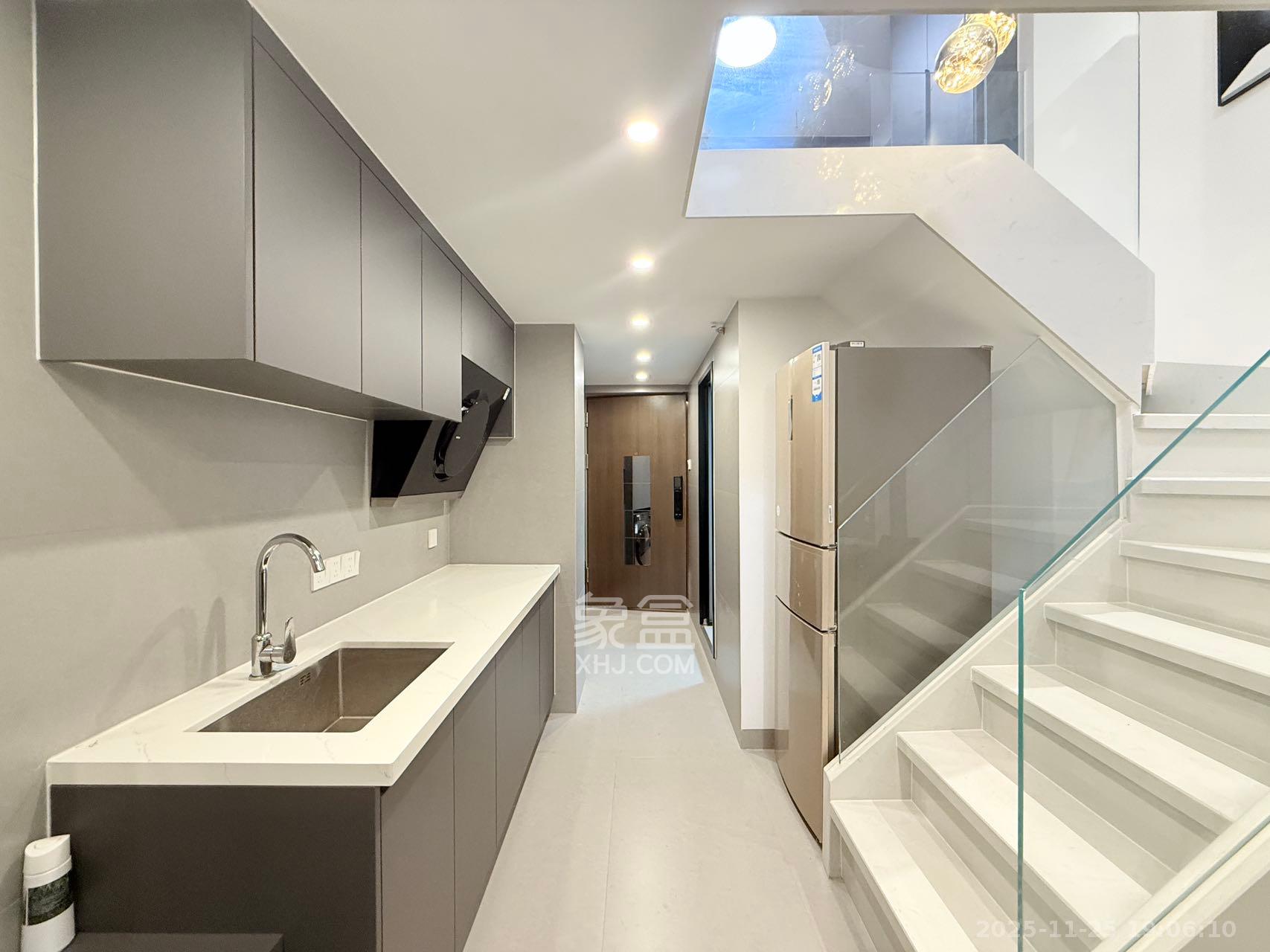 龙湖铂金岛 2室1厅1卫 2300.0元/月 龙湖铂金岛 2室1厅1卫 2300.0元/月室内图