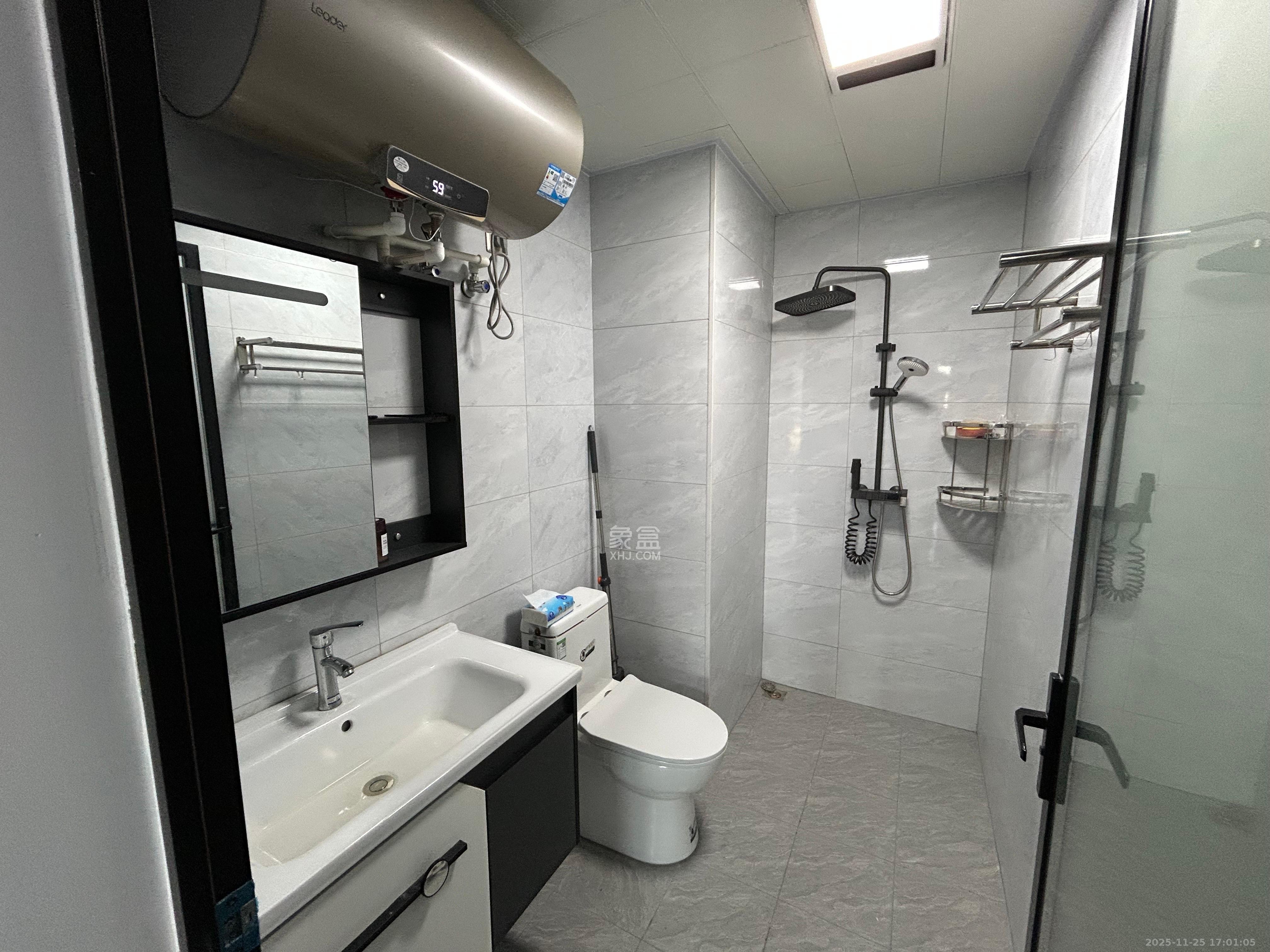 恒大誉府（融誉商业中心）  1室1厅1卫    1800.0元/月室内图