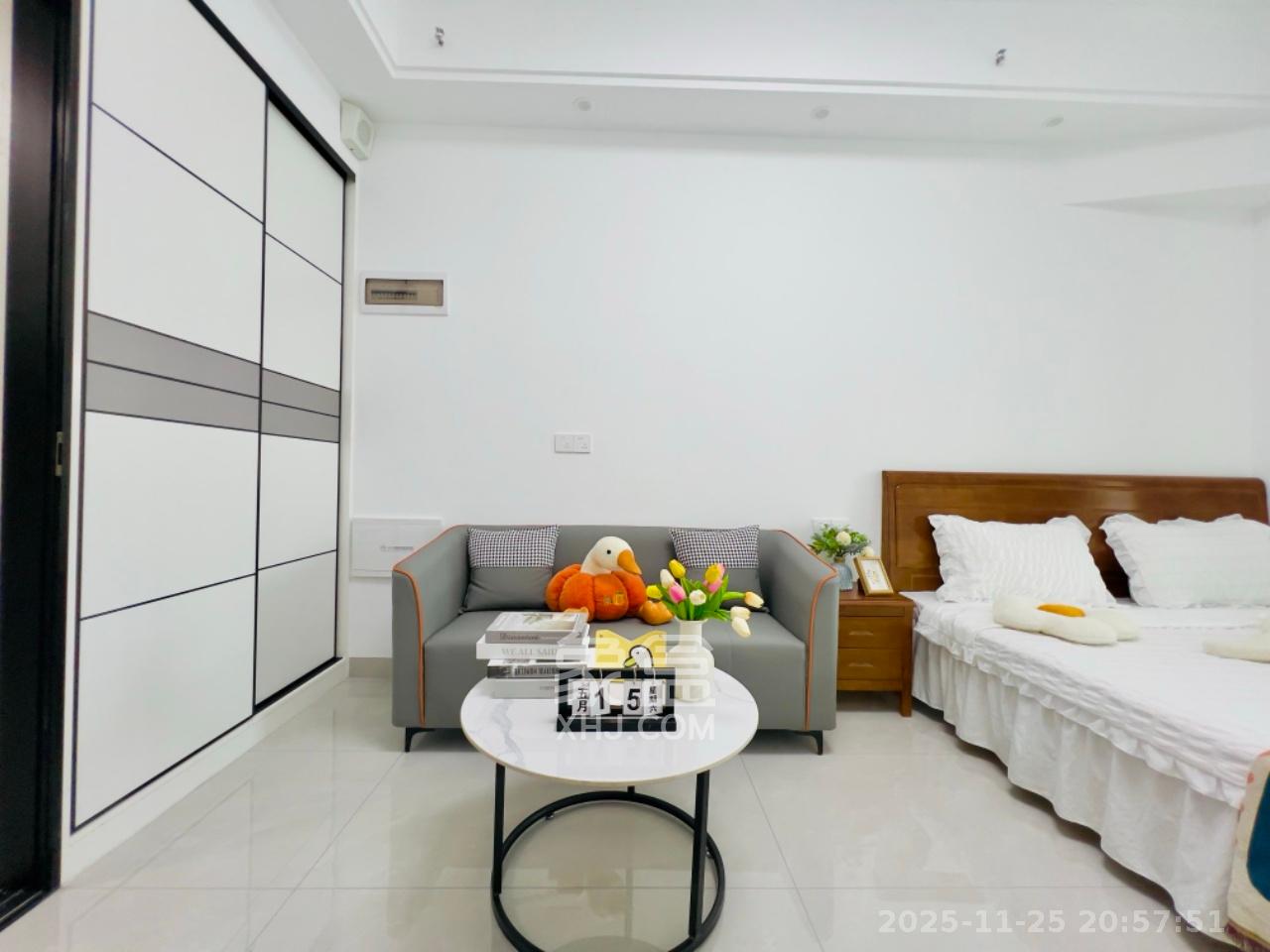 恒大誉府（融誉商业中心）  1室1厅1卫    1600.0元/月室内图