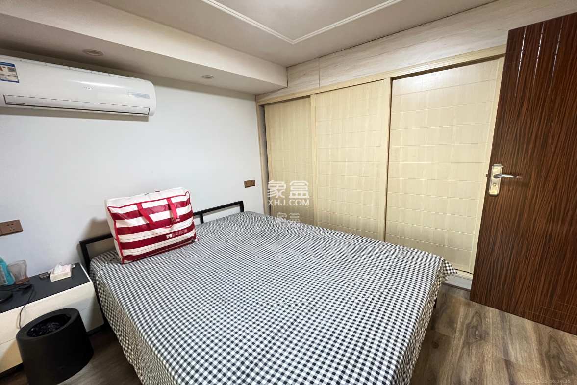 东盈商业广场(华泉城市广场) 2室1厅1卫 2700.0元/月 东盈商业广场(华泉城市广场) 2室1厅1卫 2700.0元/月室内图