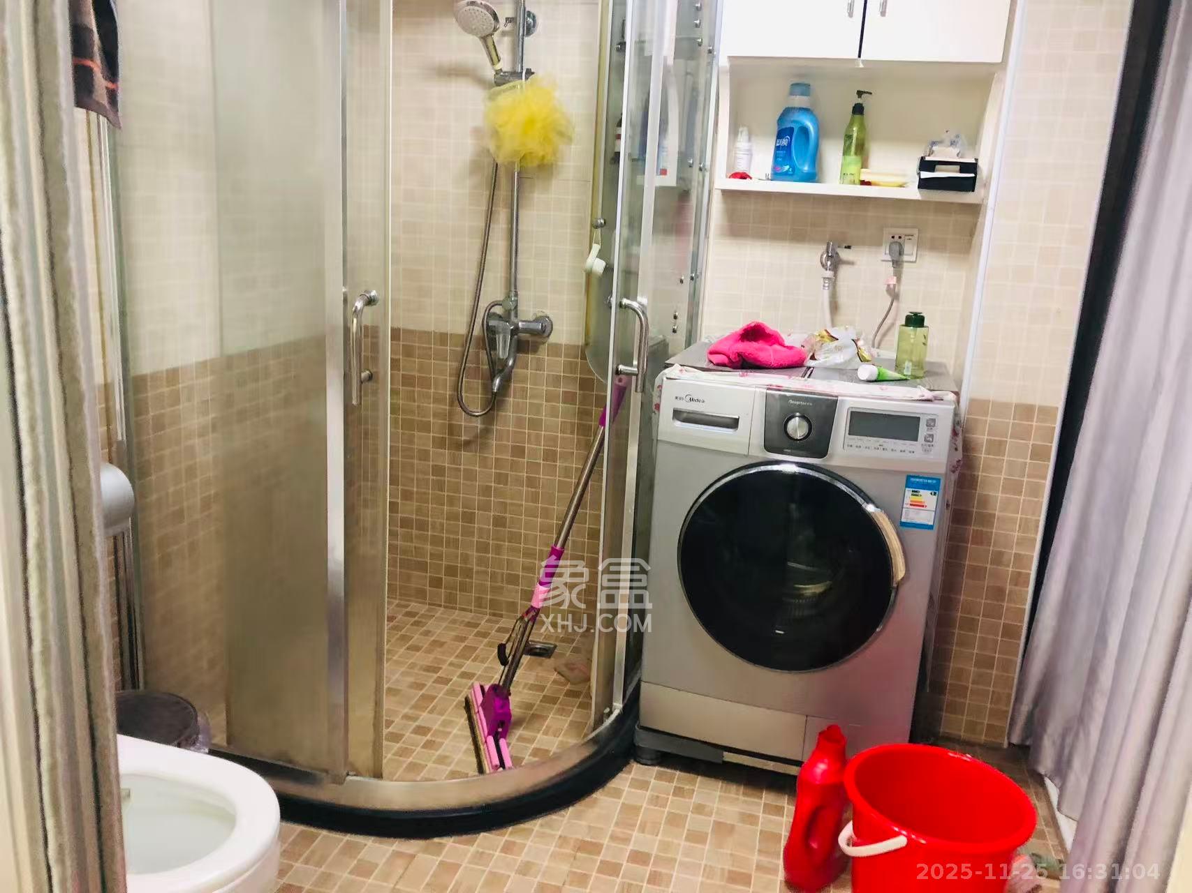 上河国际C区  3室2厅1卫    2800.0元/月室内图