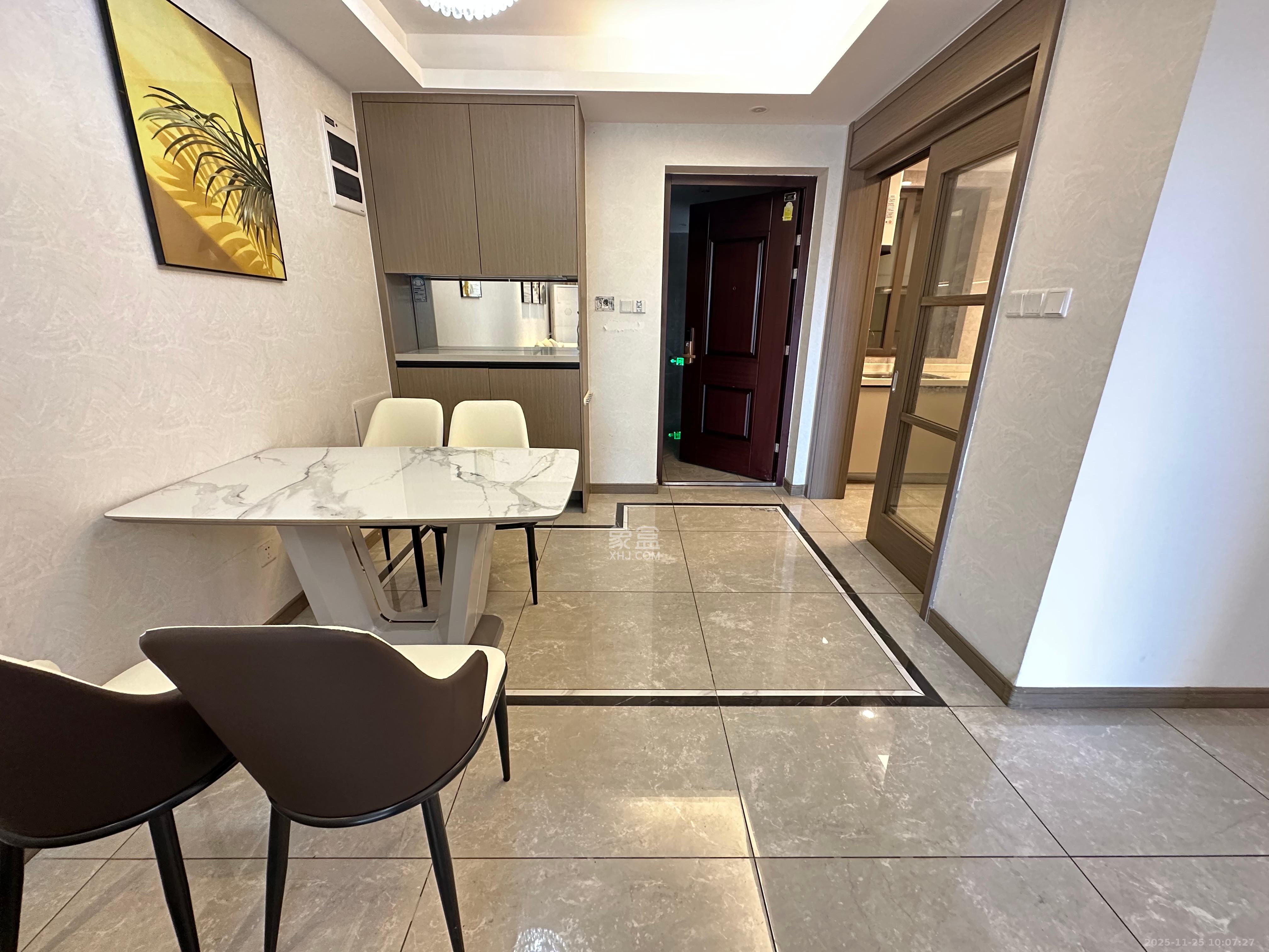 龙湖铂金中心(龙湖春江郦城) 3室2厅2卫 4300.0元/月 龙湖铂金中心(龙湖春江郦城) 3室2厅2卫 4300.0元/月室内图