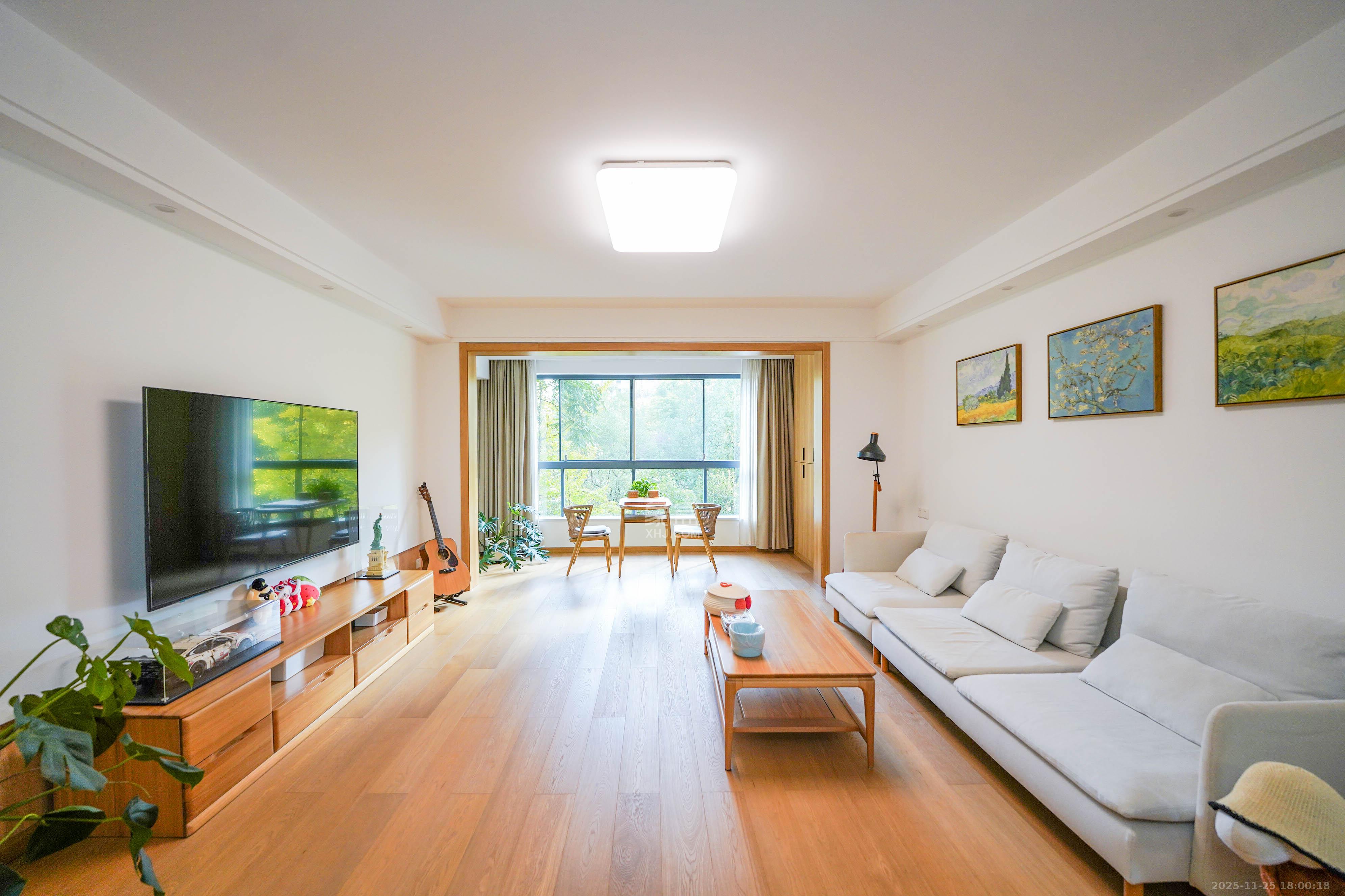 五矿万境蓝山 4室2厅2卫 168.0万 五矿万境蓝山 4室2厅2卫 168.0万客厅